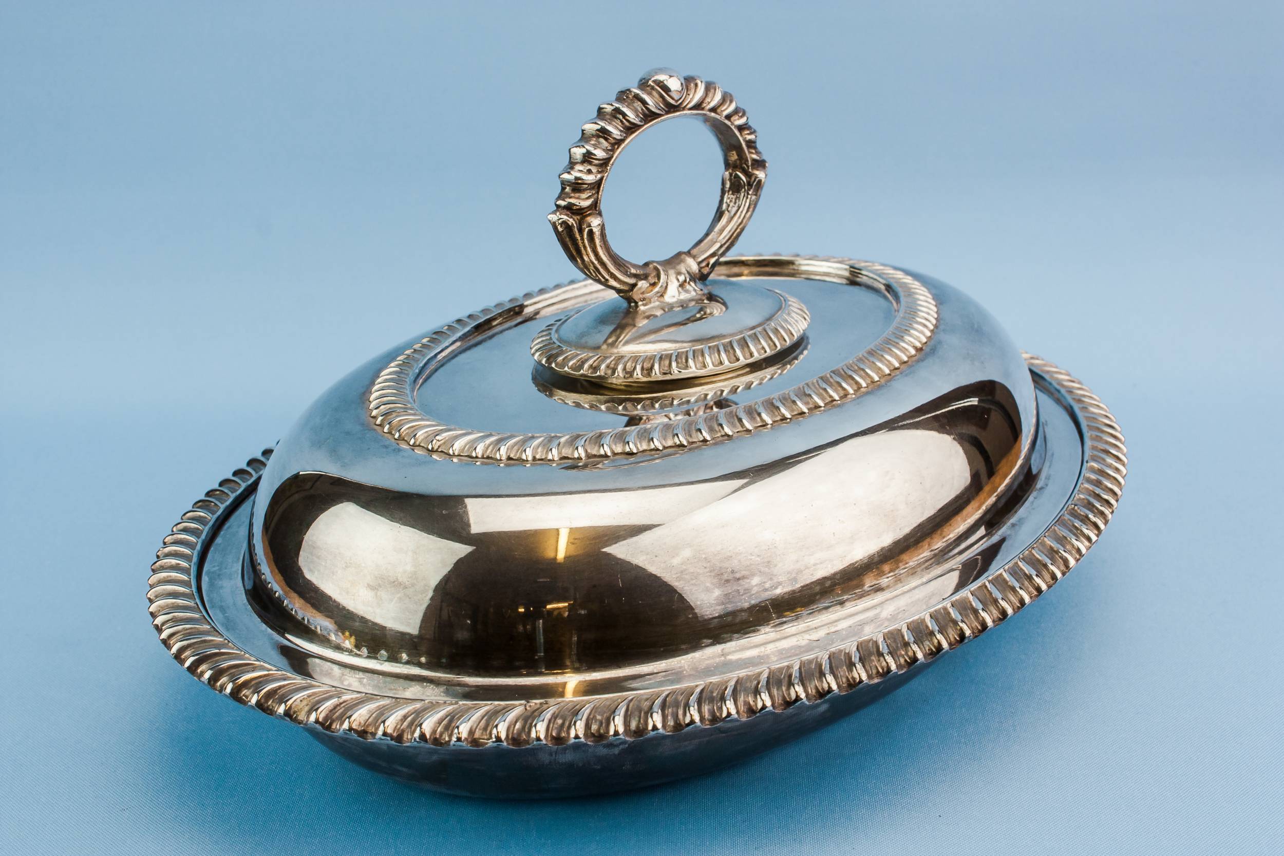 Elegant Vintage Gadrooned — Hot serving dish and lid 4