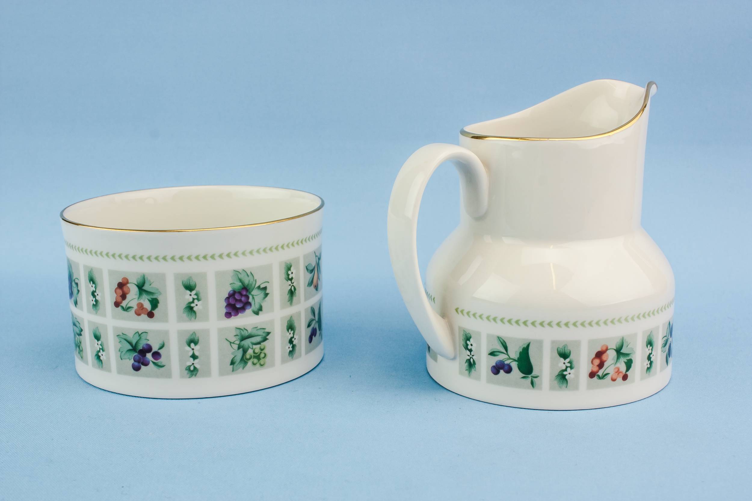 Persons Classical Vintage — Royal Doulton tea set for 6 4