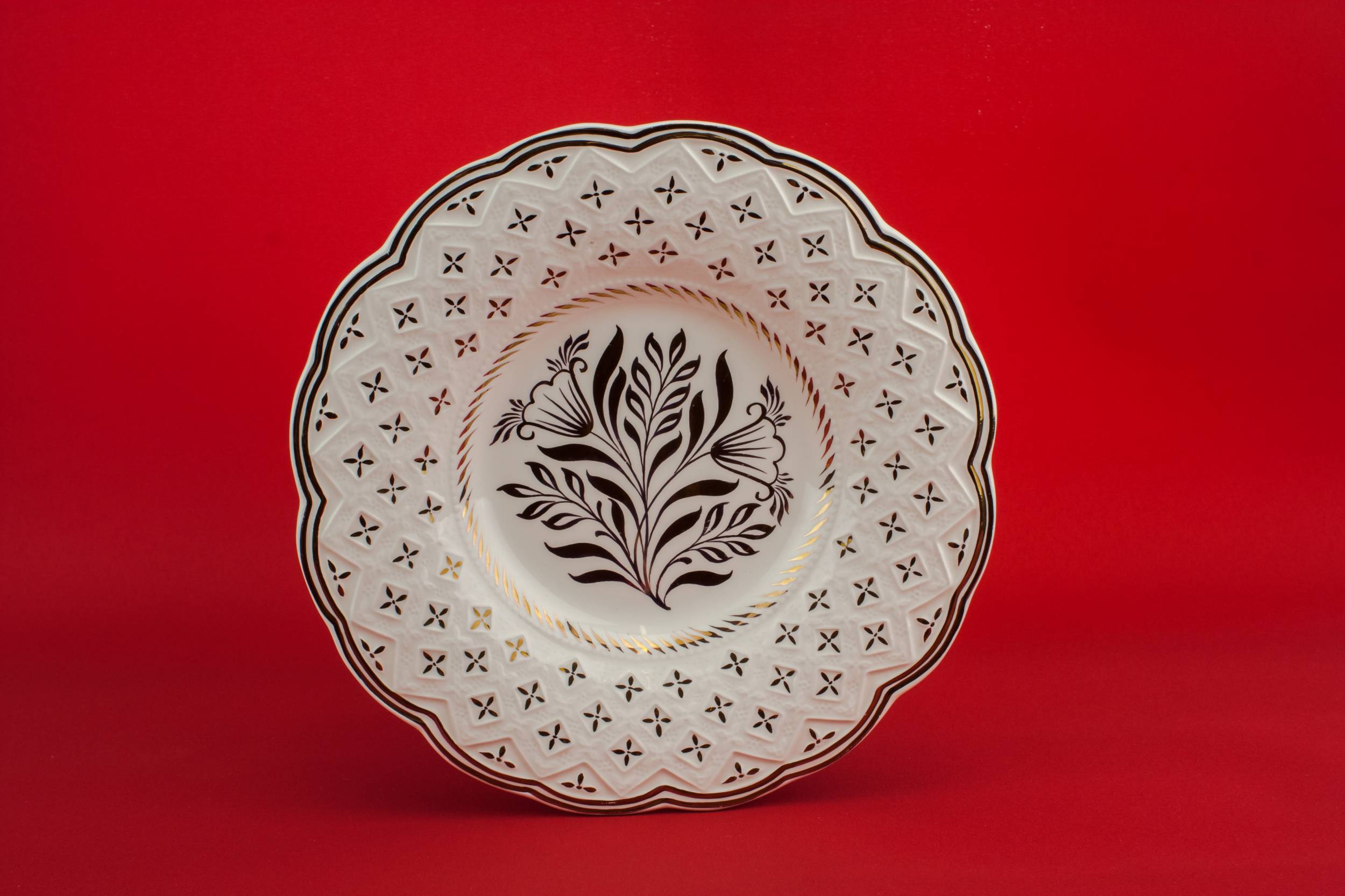 Beautiful Vintage Floral — Wedgwood pottery serving dish