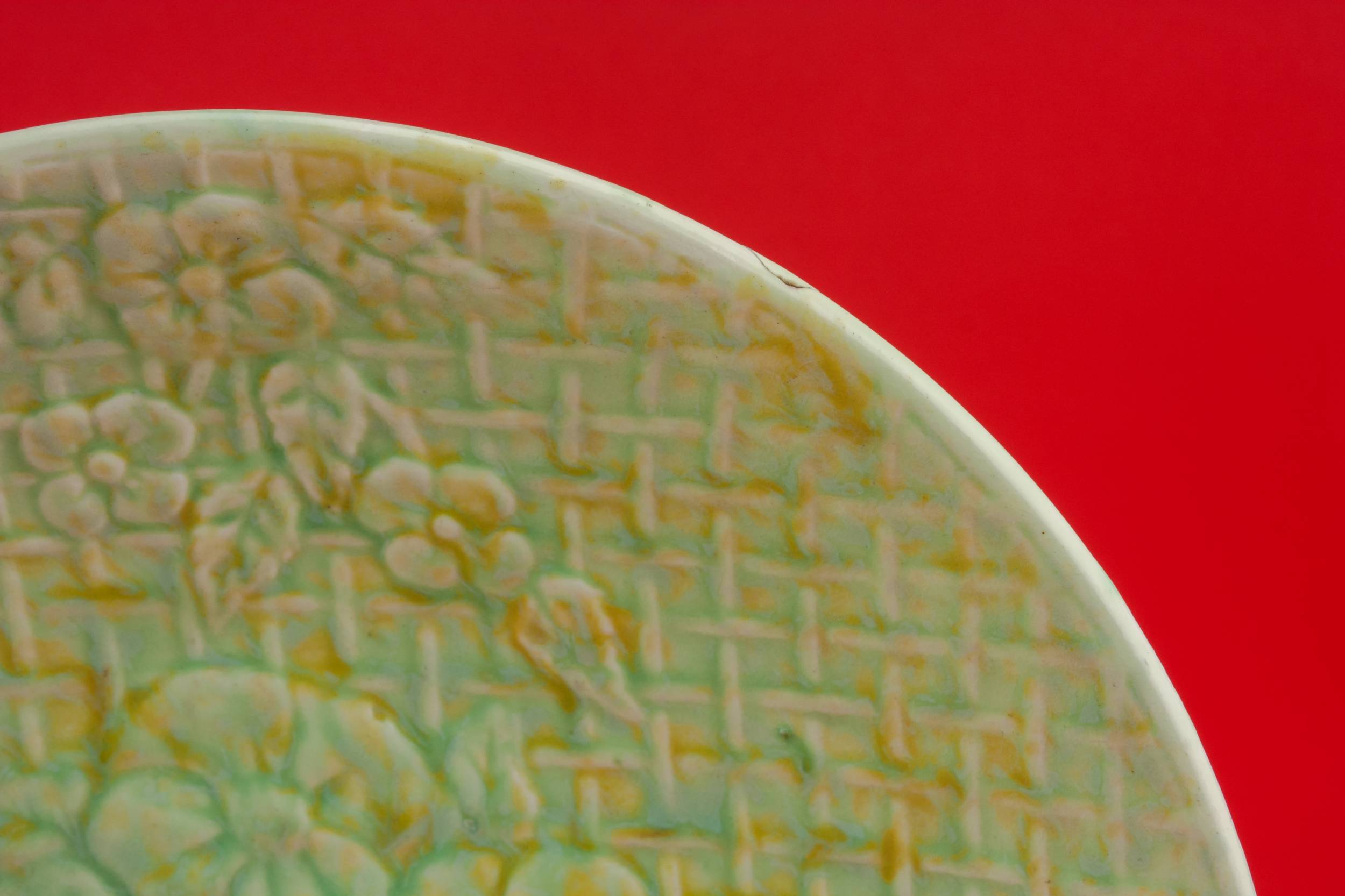 Small Classical Wade — Retro pottery serving bowl 1
