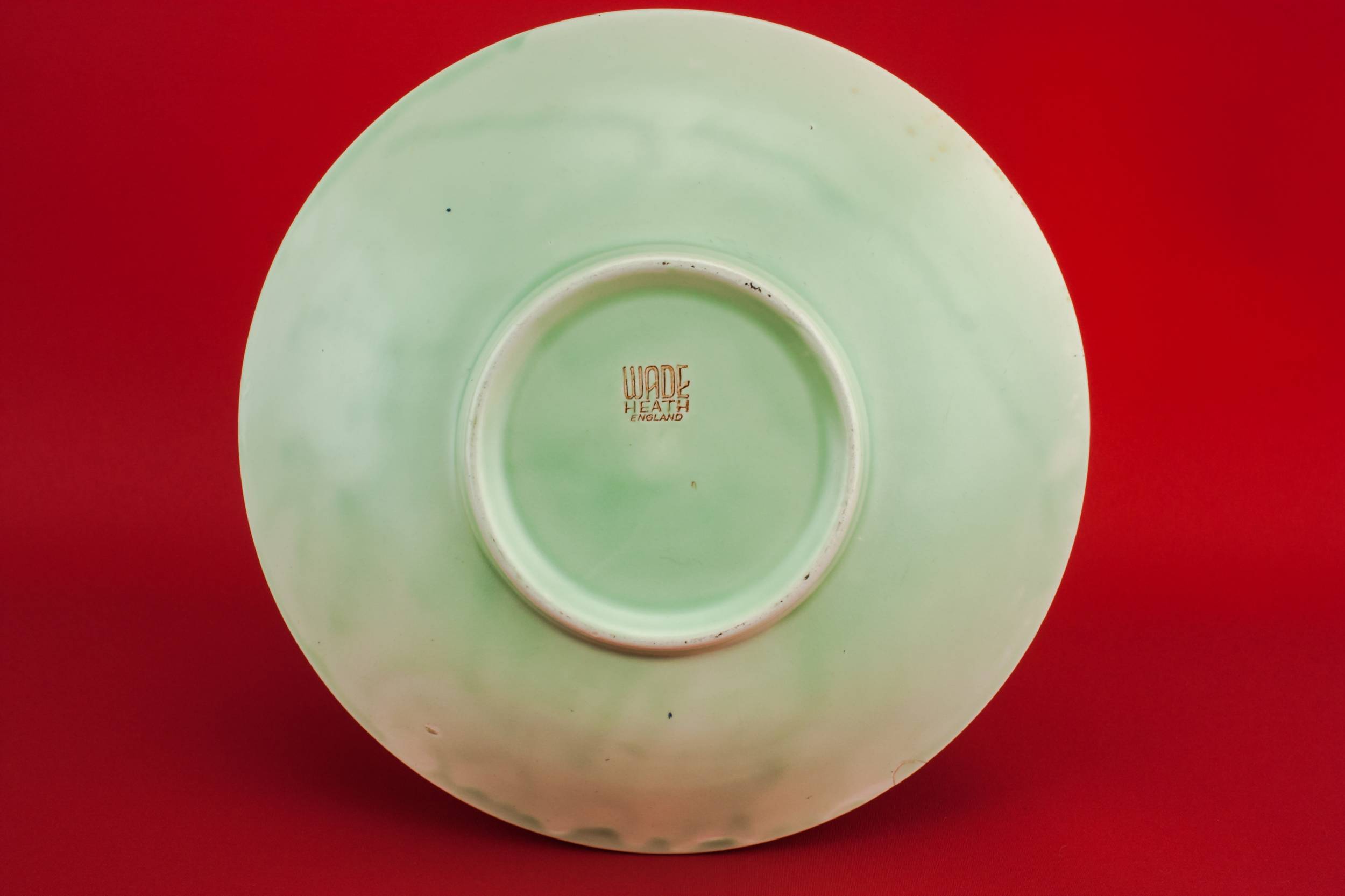 Small Classical Wade — Retro pottery serving bowl 2