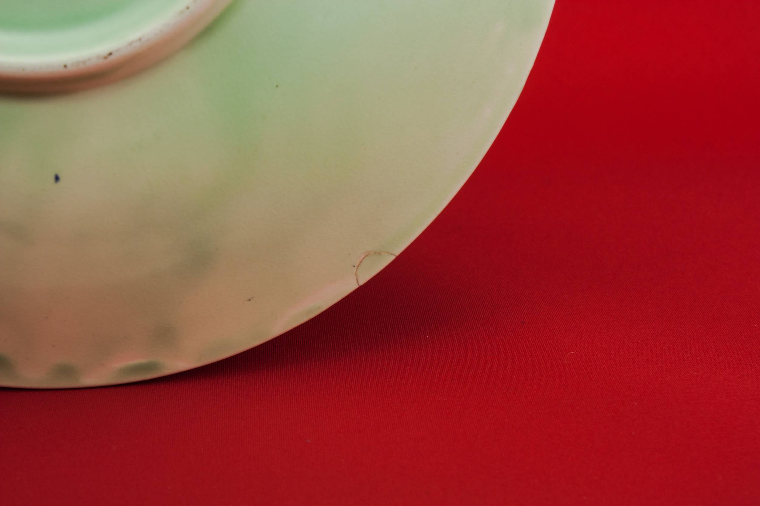 Small Classical Wade — Retro pottery serving bowl 3