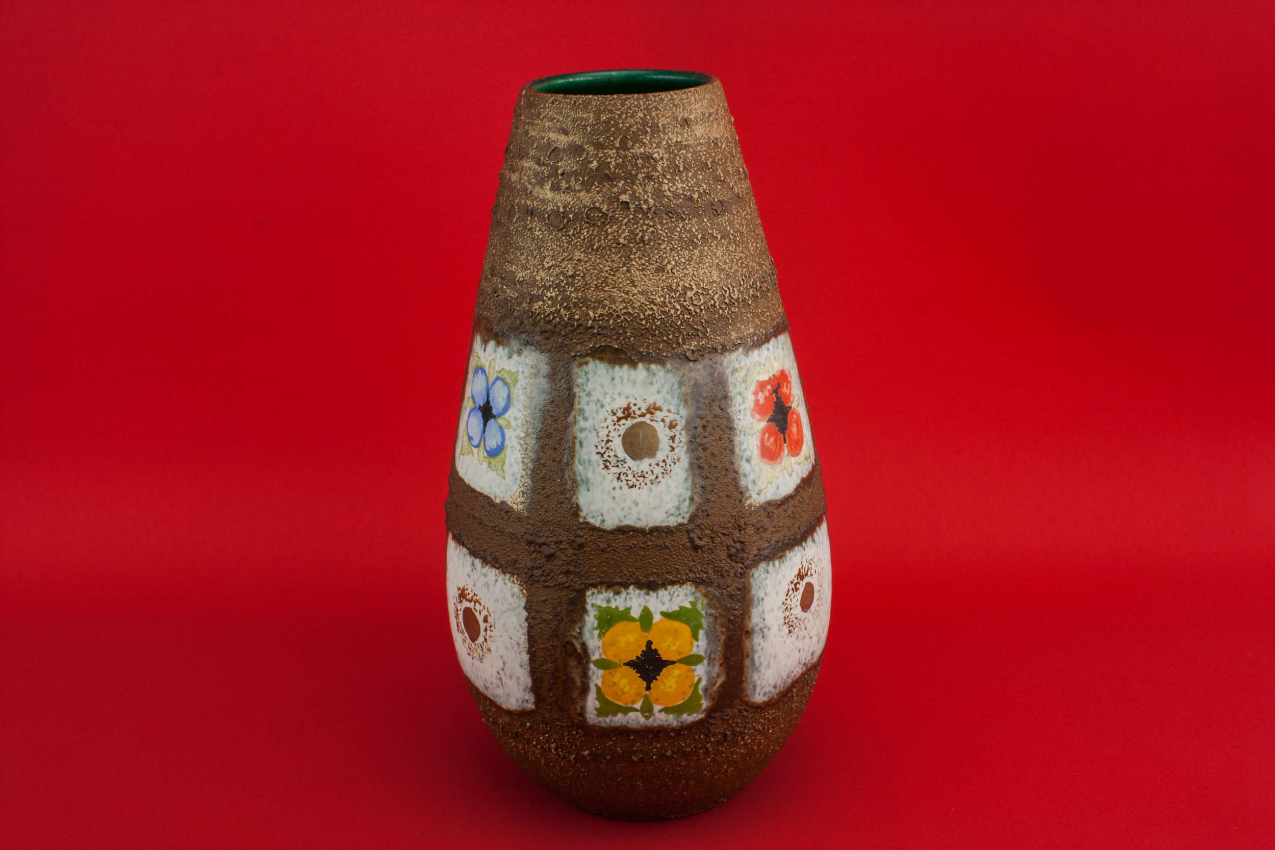 Mid-Century Modern Slick — Tall lava vase