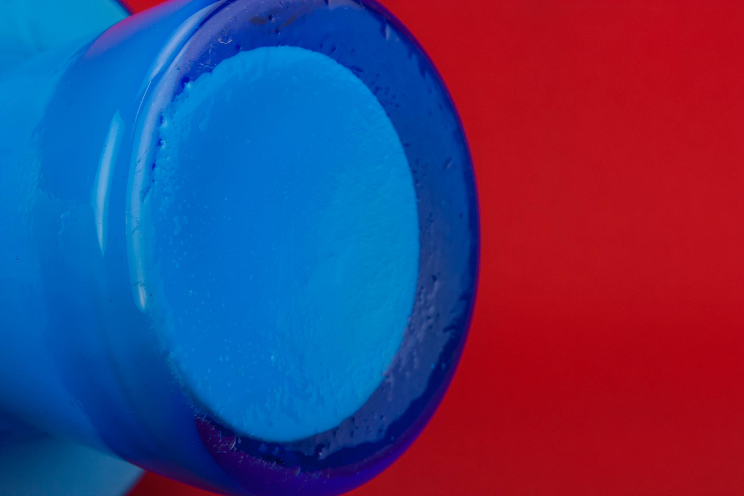 Beautiful Vintage Abstract — Modernist blue glass vase 3