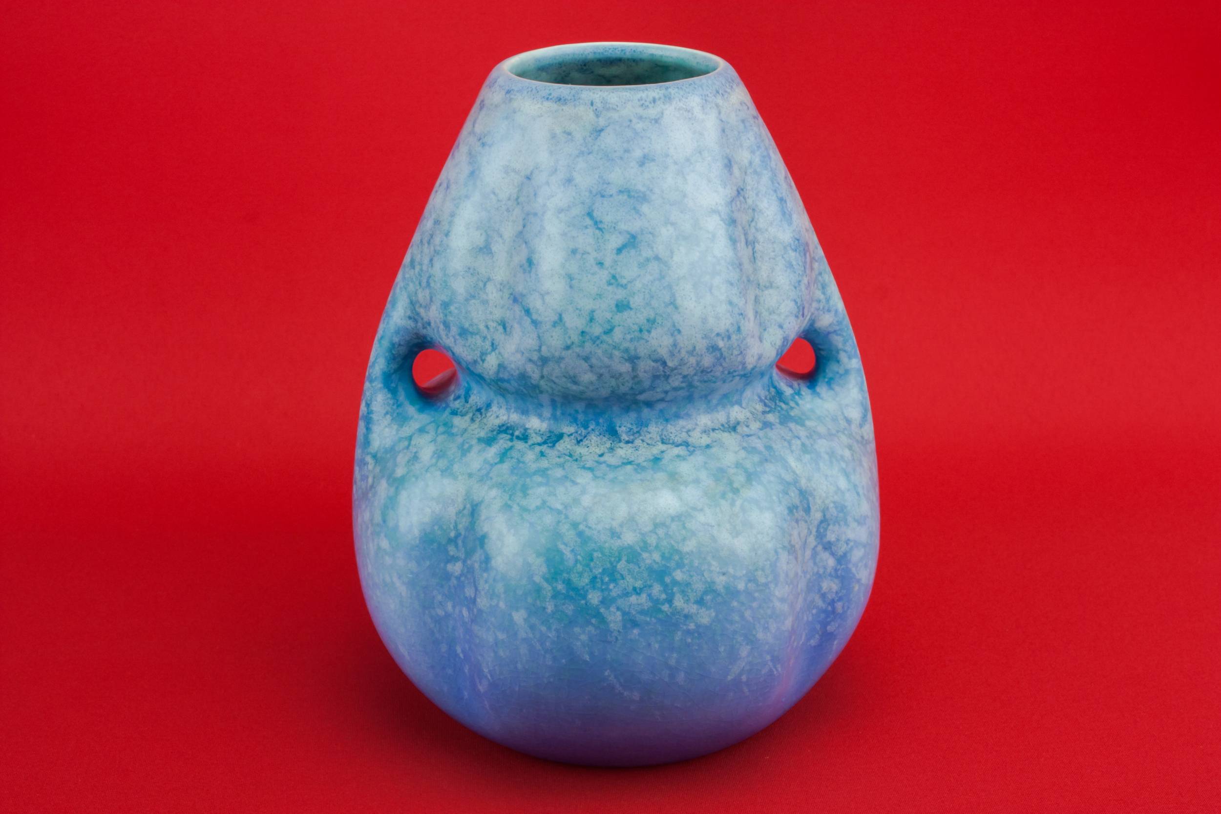 Charming Vintage Pottery — Medium double gourd vase