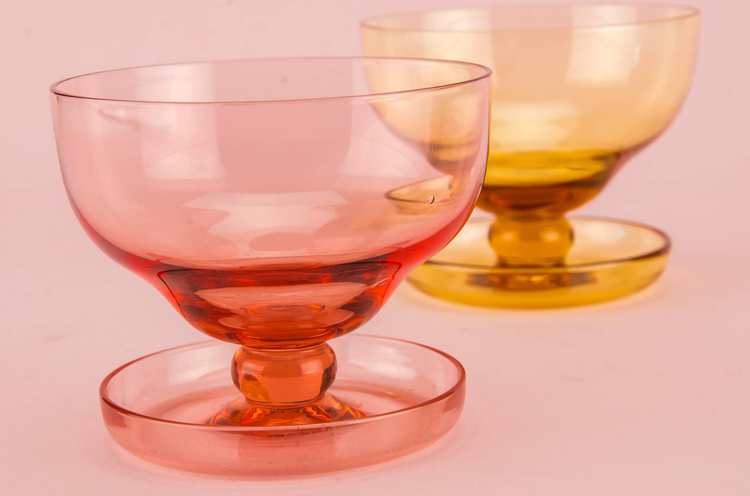 Pink Art Deco — 2 pink champagne saucers 2