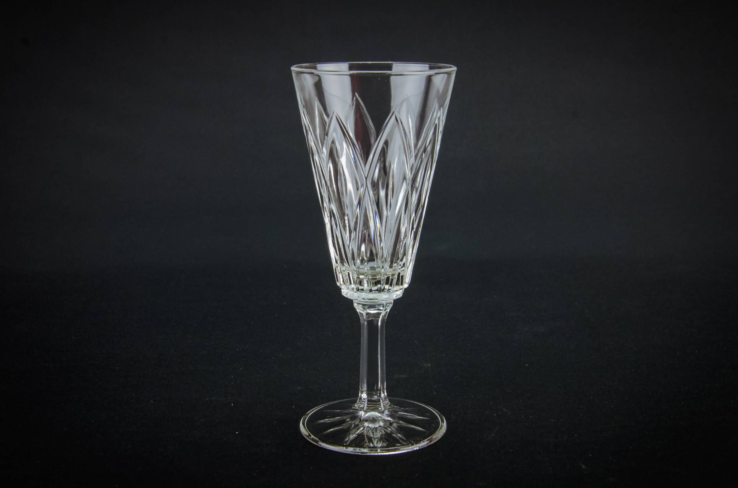 Moulded Glass Mid-Century — 6 stem champagne flutes