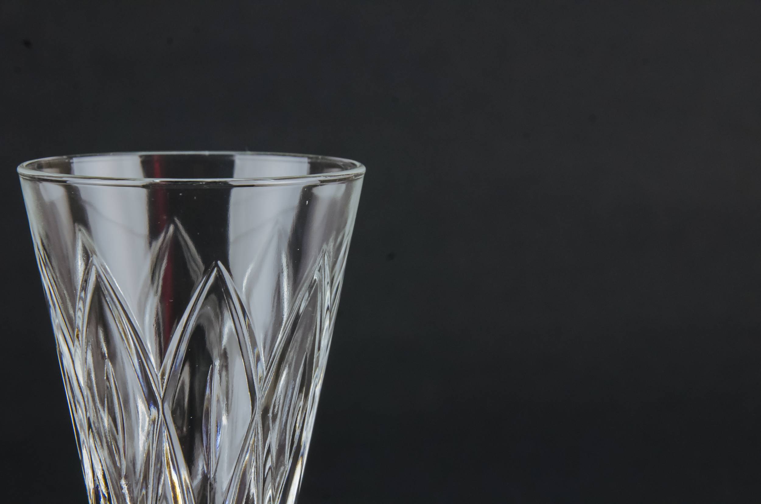 Moulded Glass Mid-Century — 6 stem champagne flutes 1