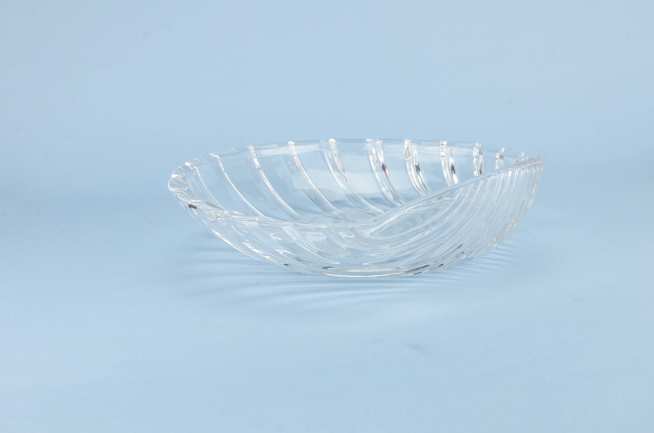 Crystal Heavy Shell — Shell shaped glass bowl 1