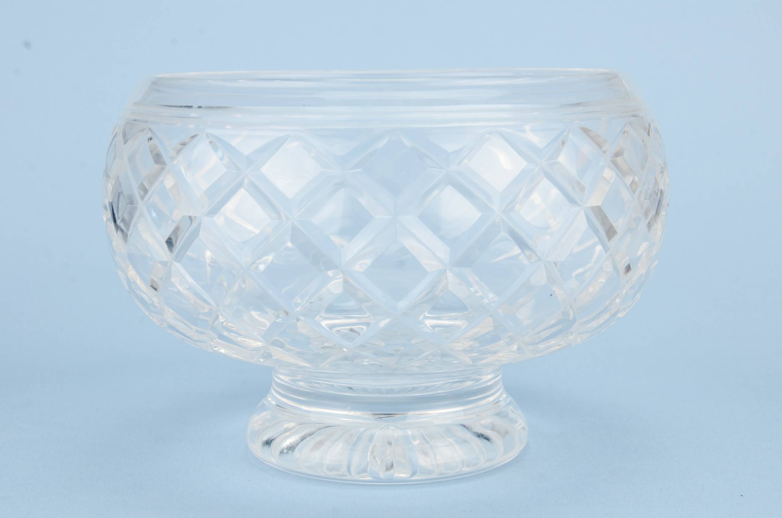 Cut Glass Elegant — Retro cut glass serving bowl 2