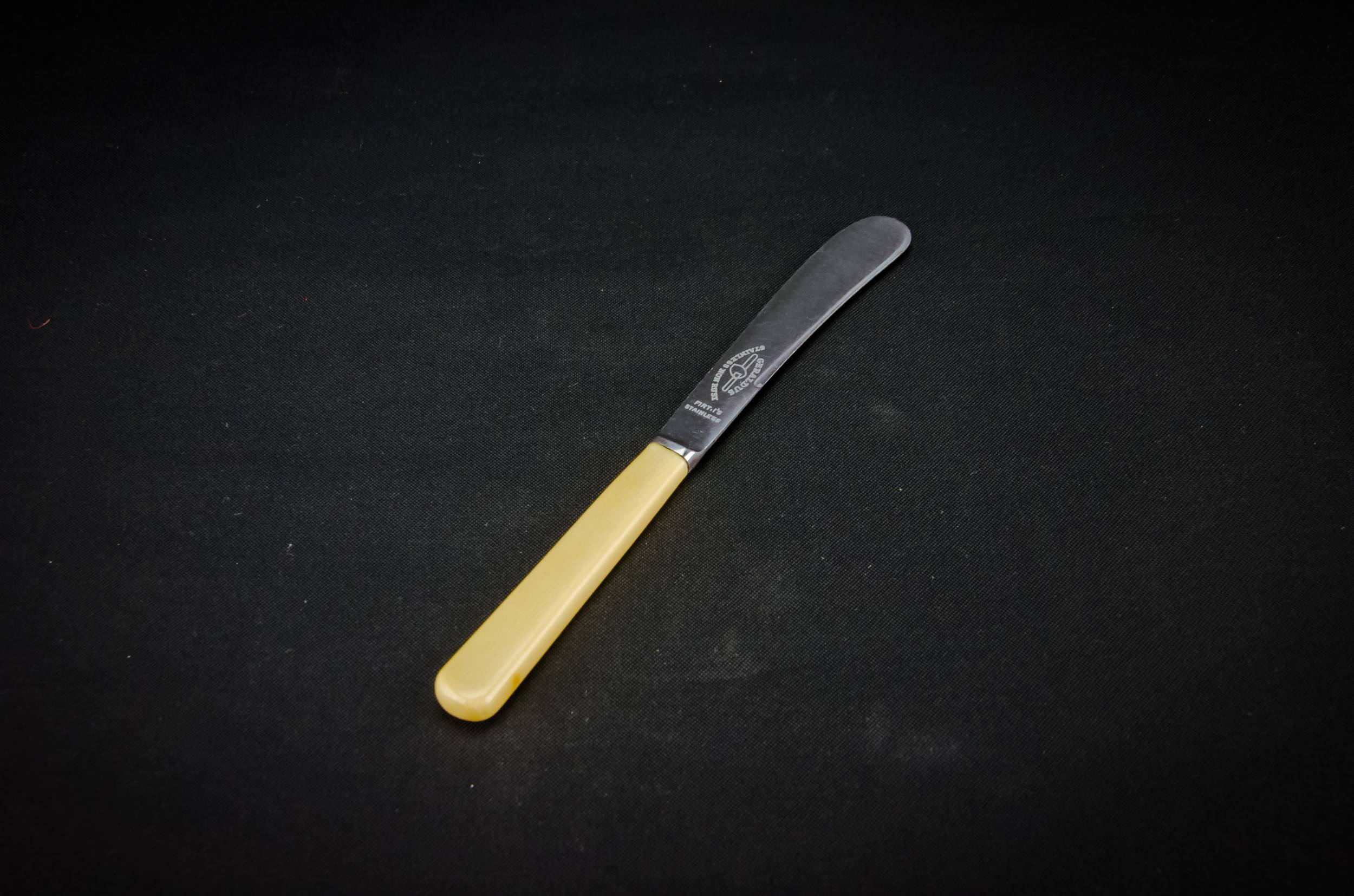 6 small butter knives
