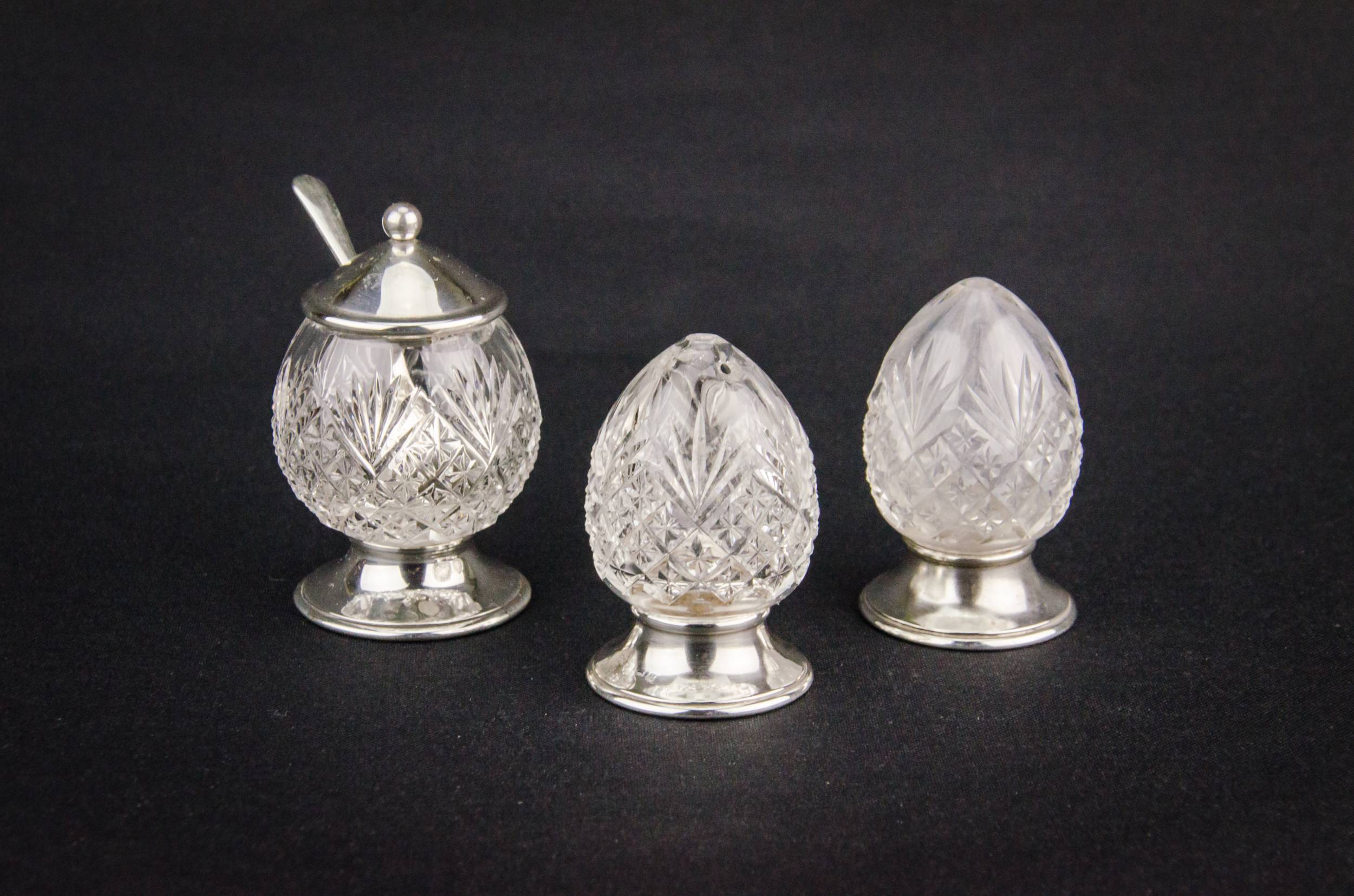 Art Deco Small — Salt and pepper shakers set