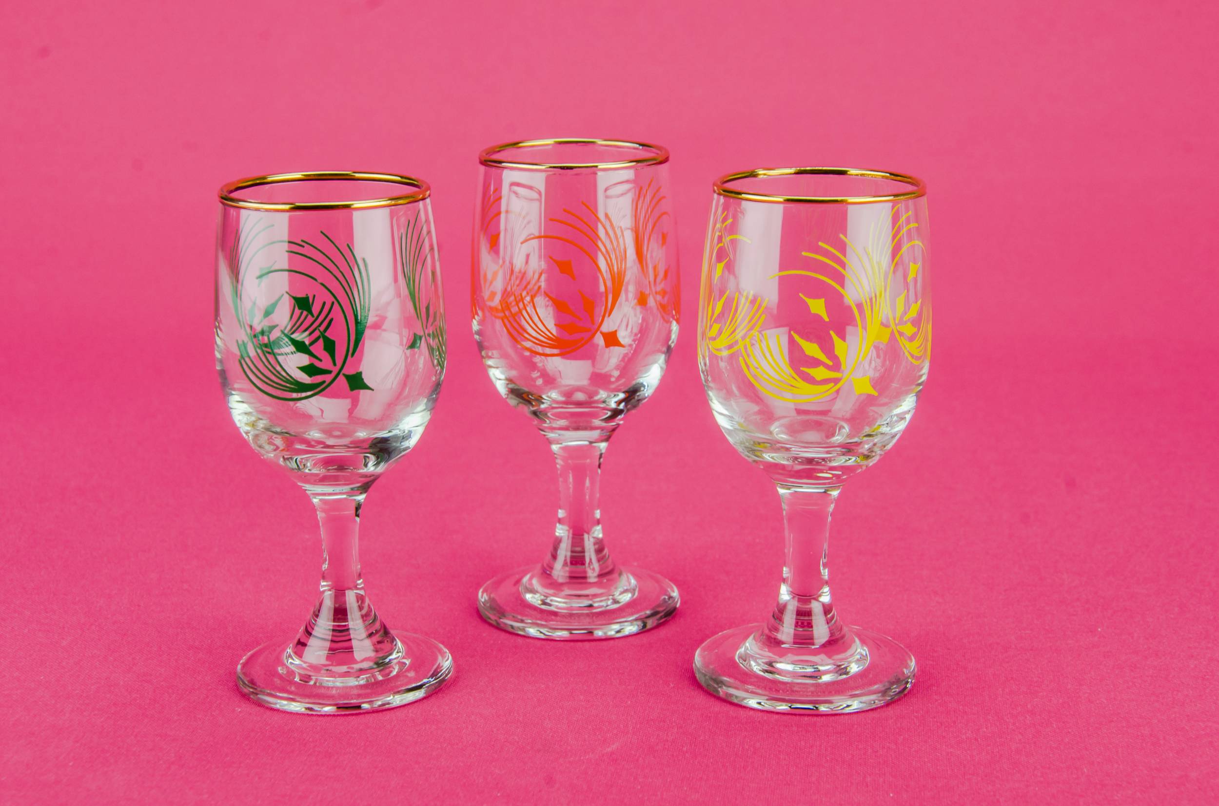 Red Blown Abstract — 6 colourful port glasses 1