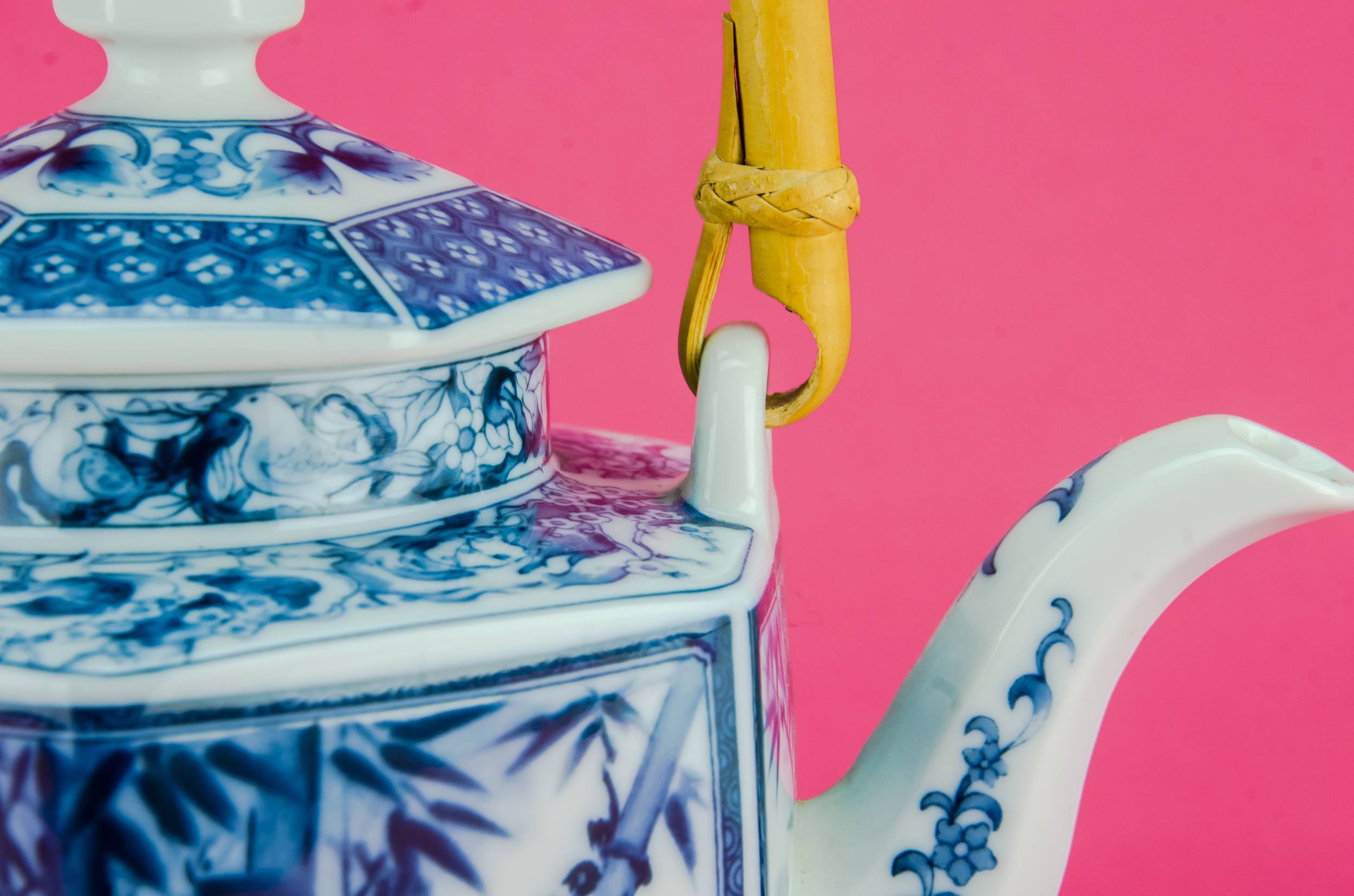 Beautiful Large Porcelain — Large blue and white teapot 3