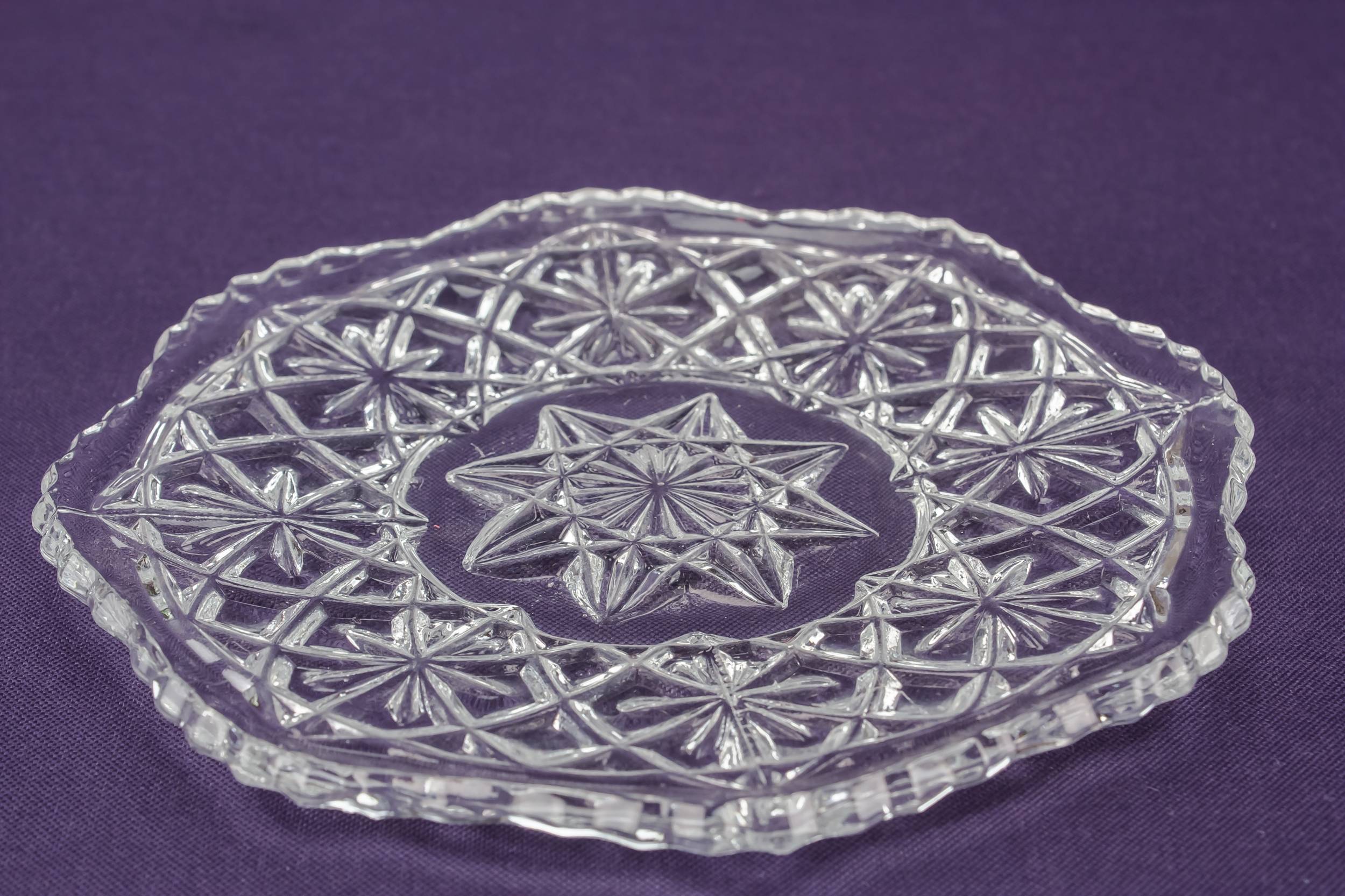 Elegant Vintage Starburst — 5 glass side plates 1