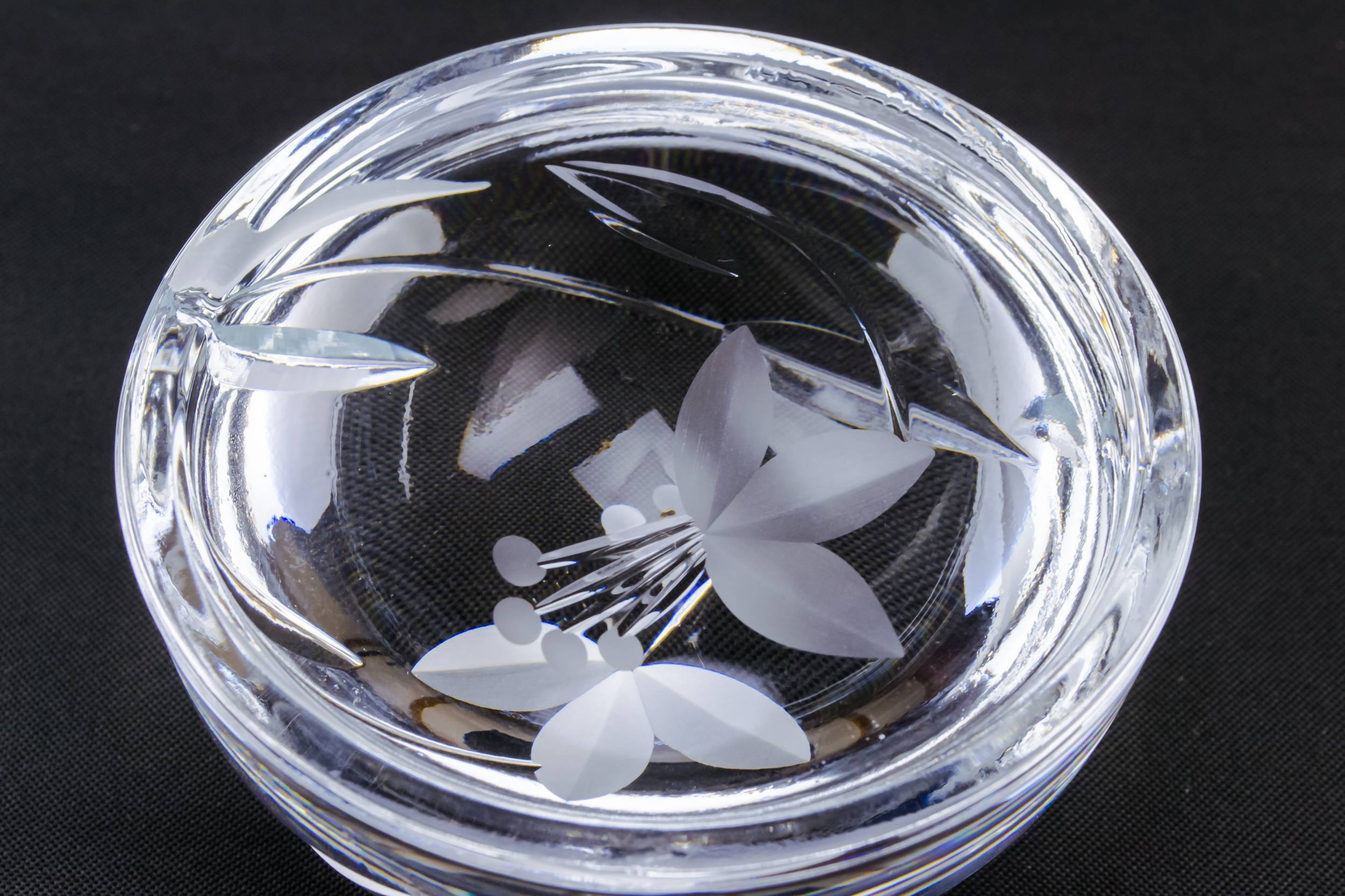 Modernist Cut Glass — Cut glass paperweight 2