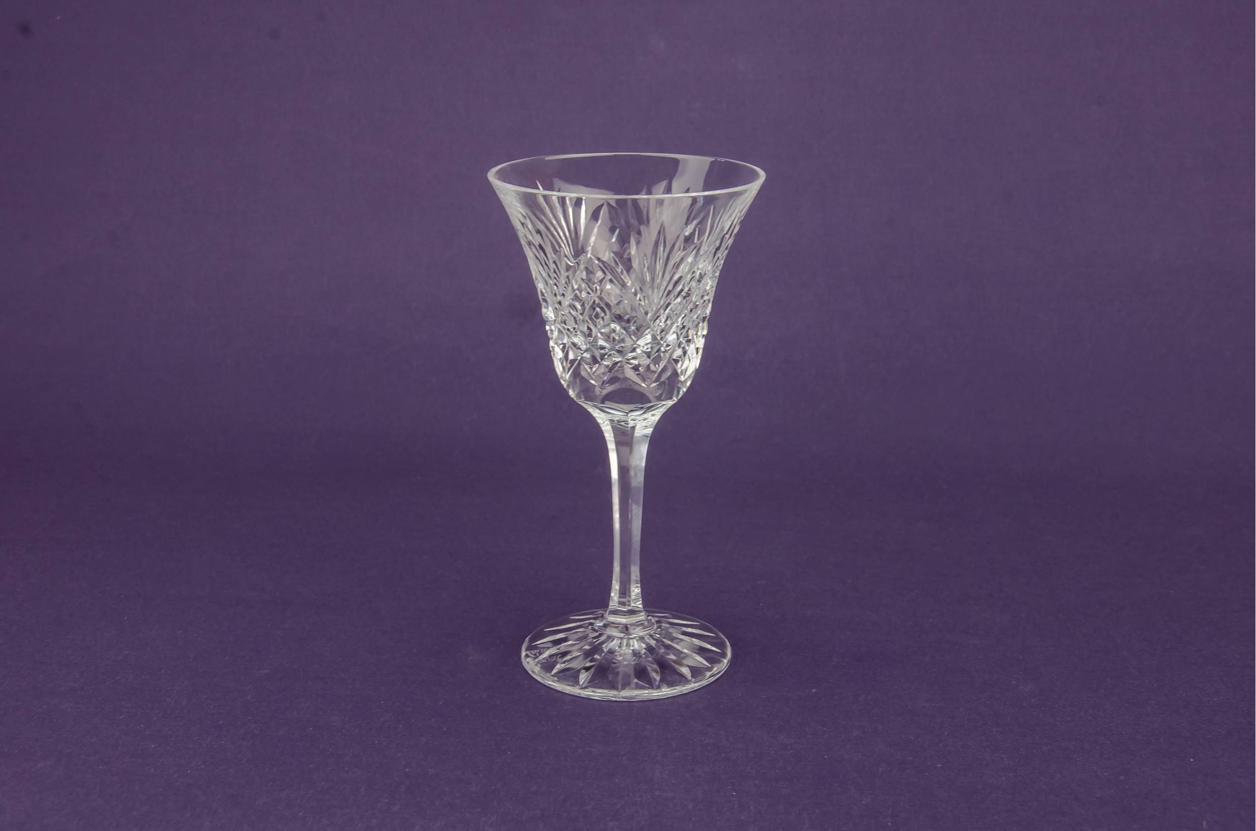Crystal Vintage Crosshatch — 2 medium wine glasses