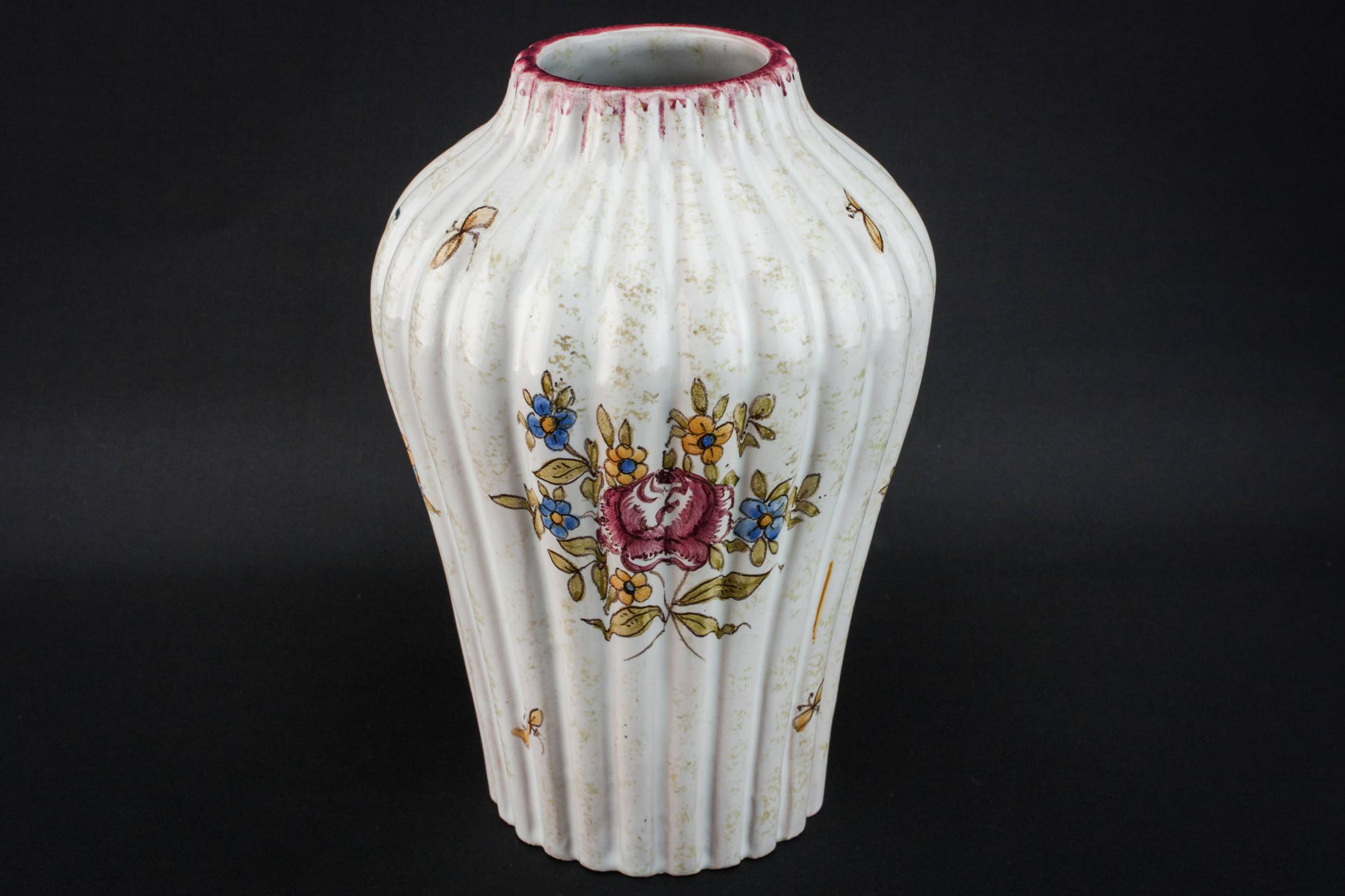 Vintage Elegant Floral — Medium pottery vase