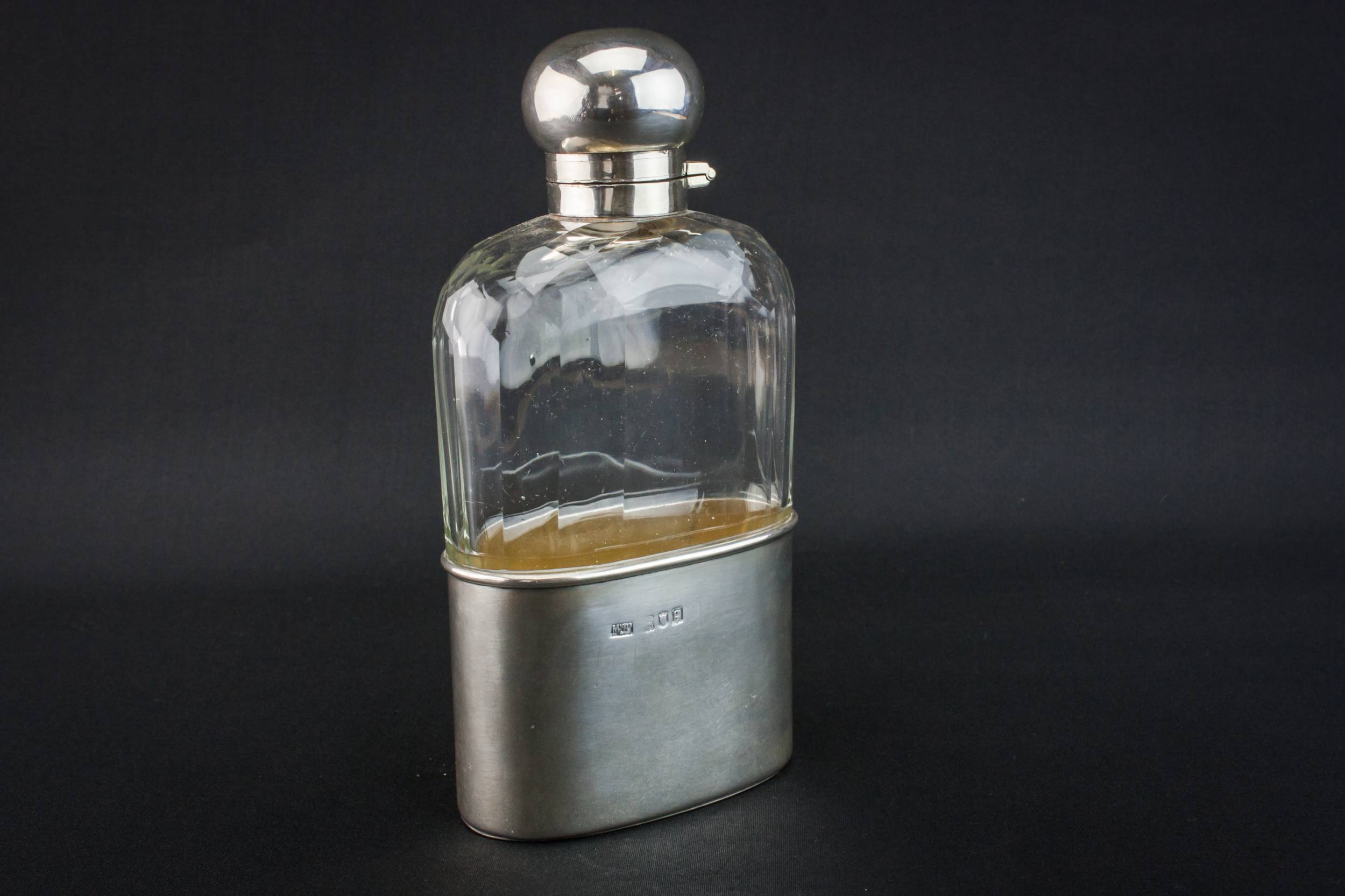 Antique Elegant Hip — Mappin & Webb silver flask 1