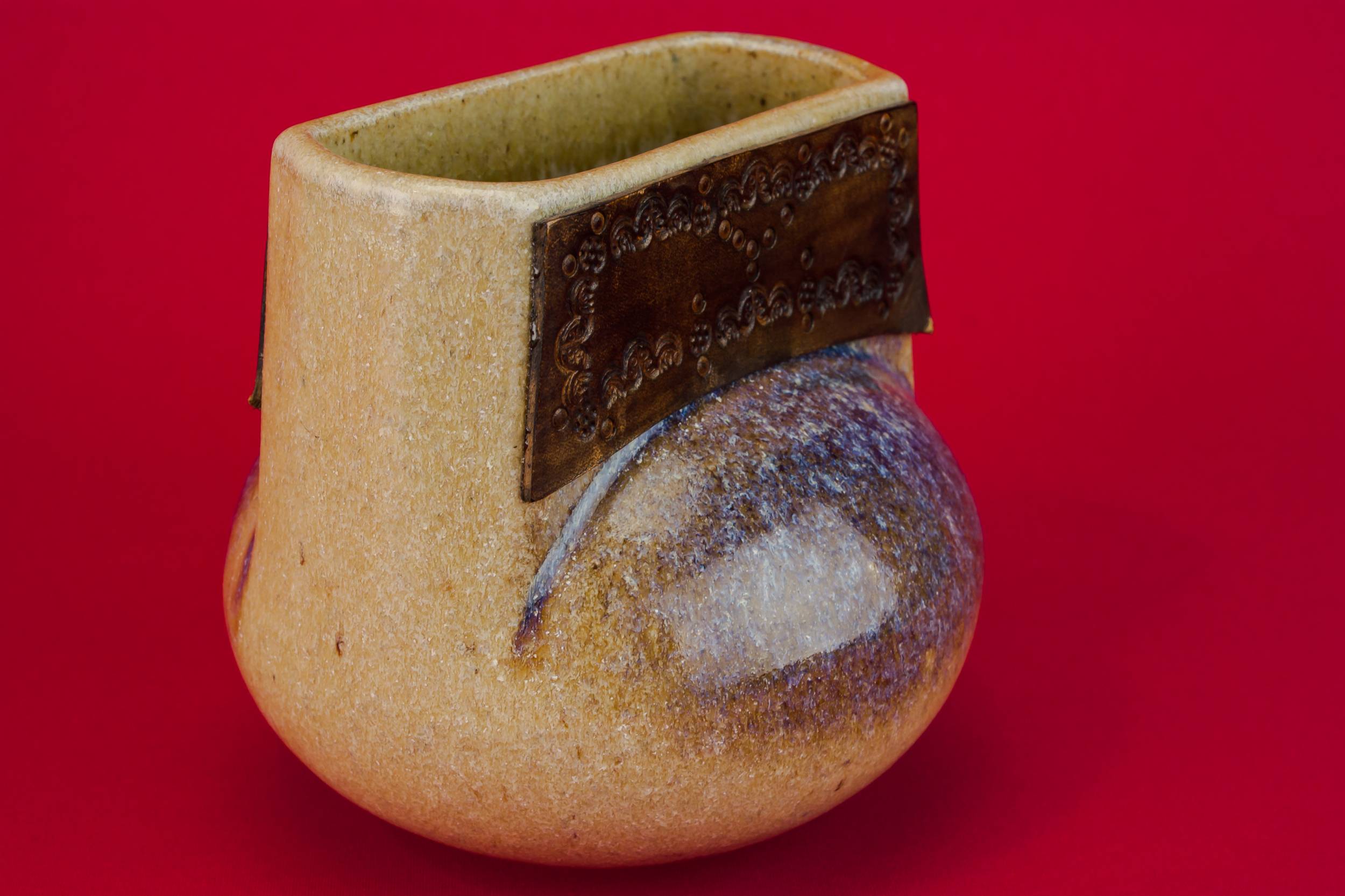 Beautiful Vintage VASE — Small globular vase 1