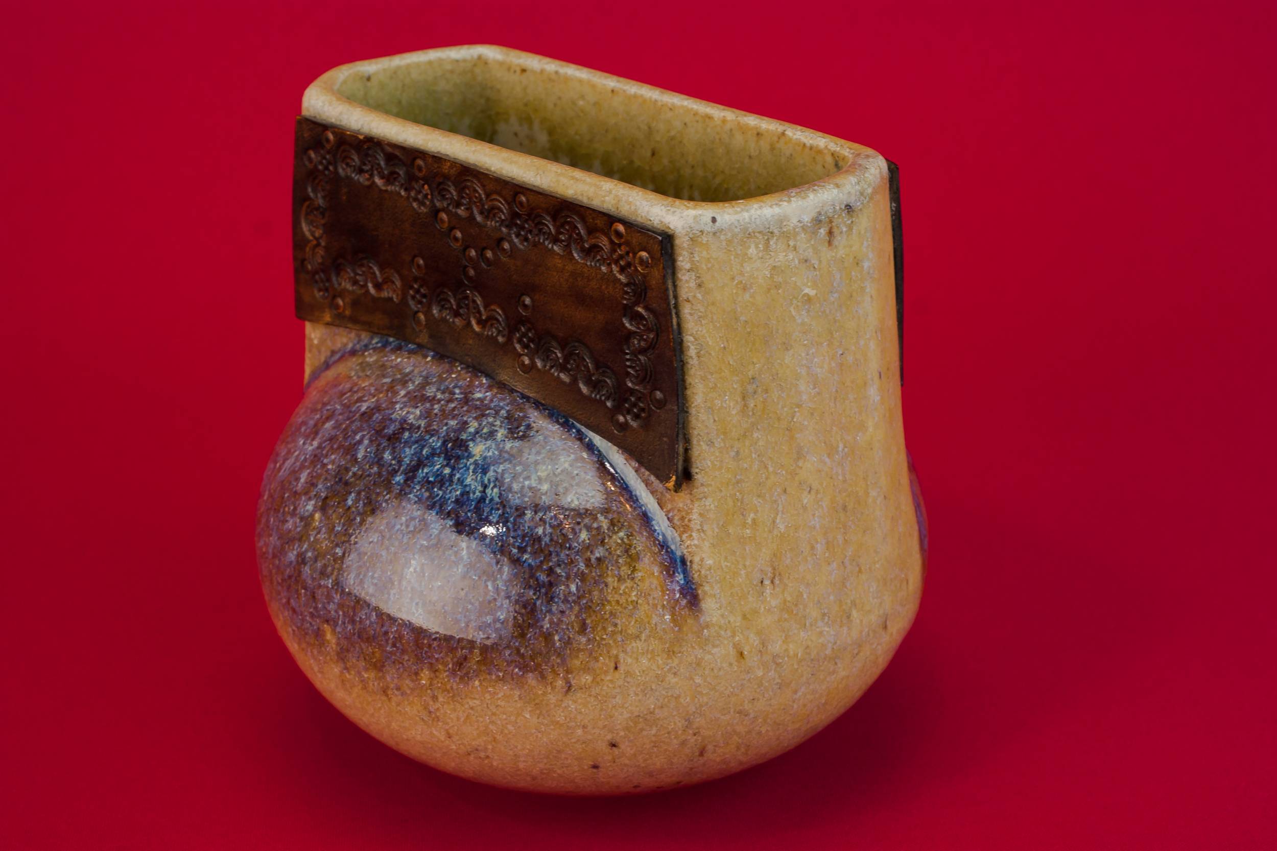 Beautiful Vintage VASE — Small globular vase 2
