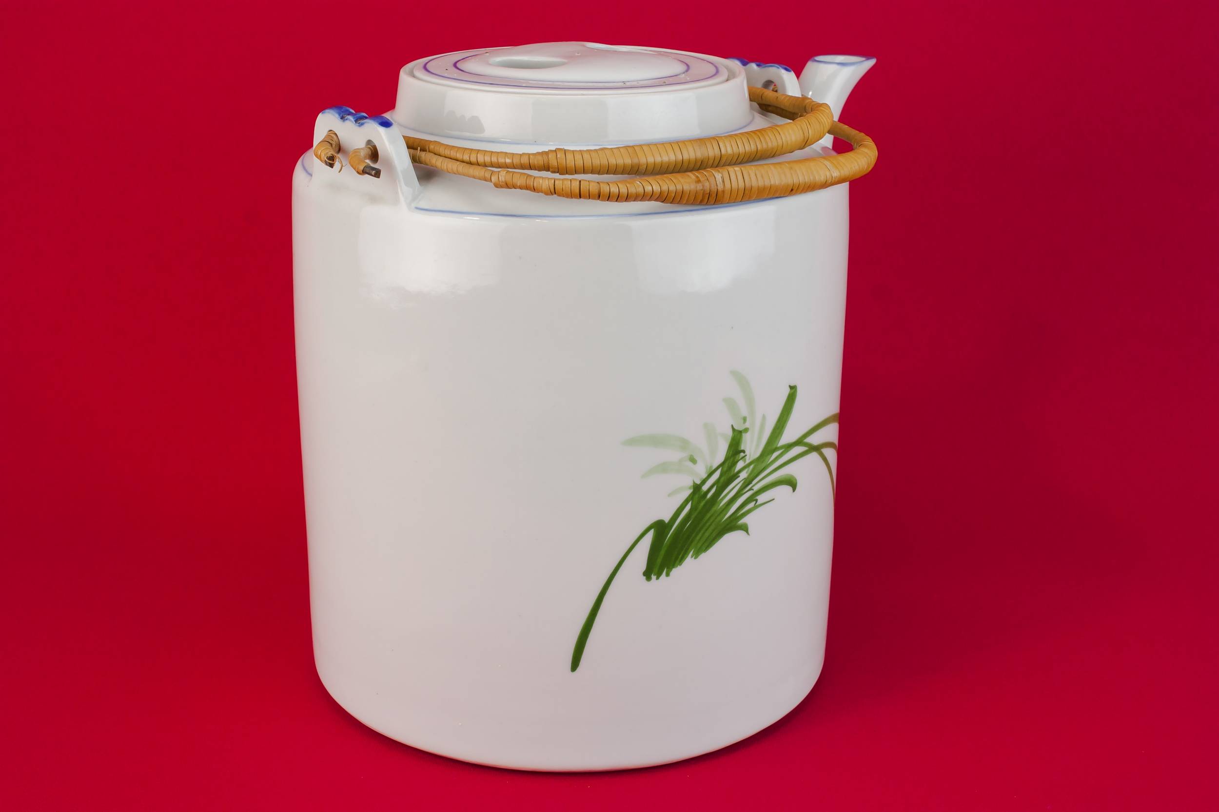 Rustic Retro Large — Porcelain retro teapot 1