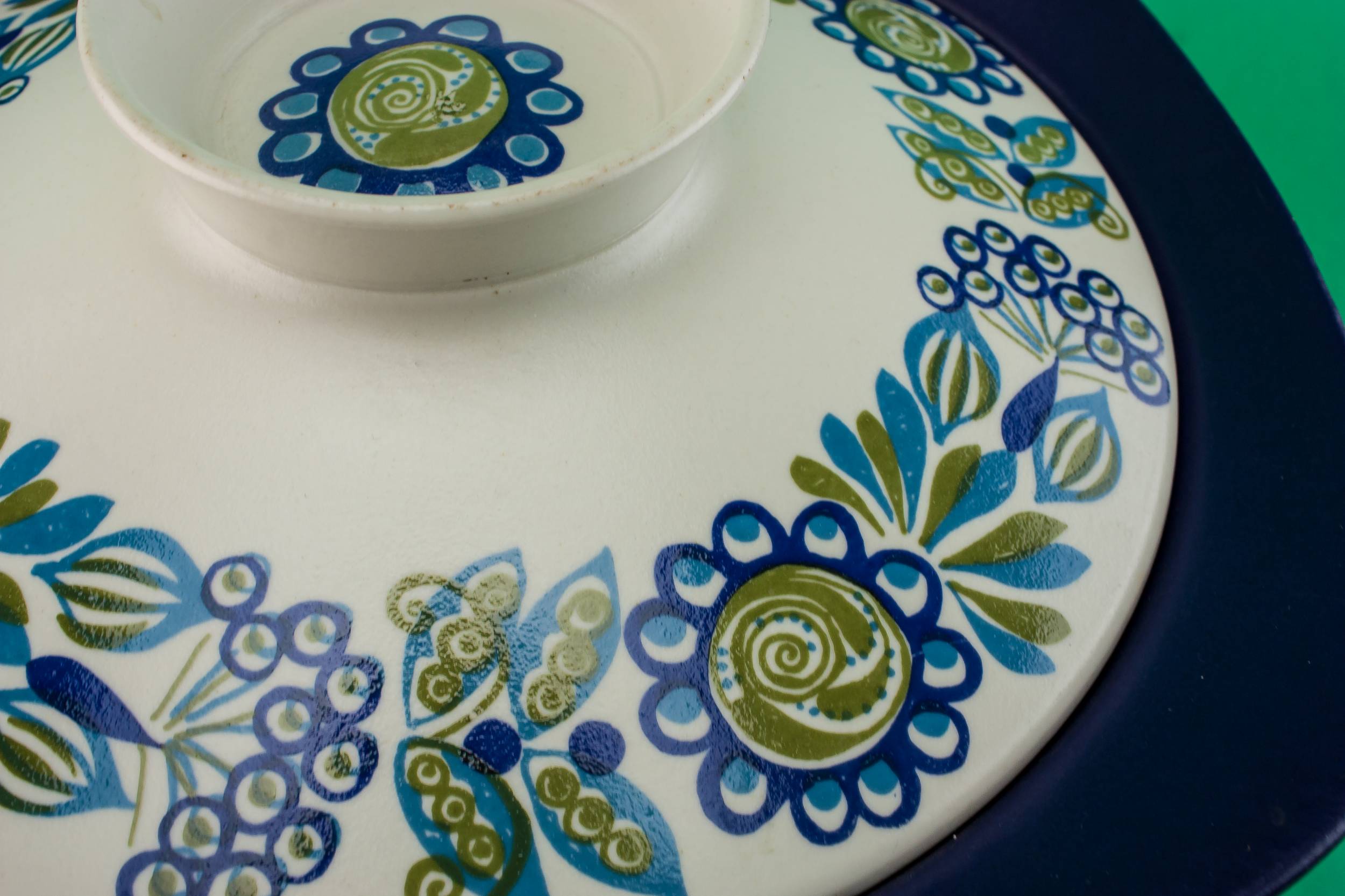 Vintage Small Pottery — Modernist pottery serving bowl 1