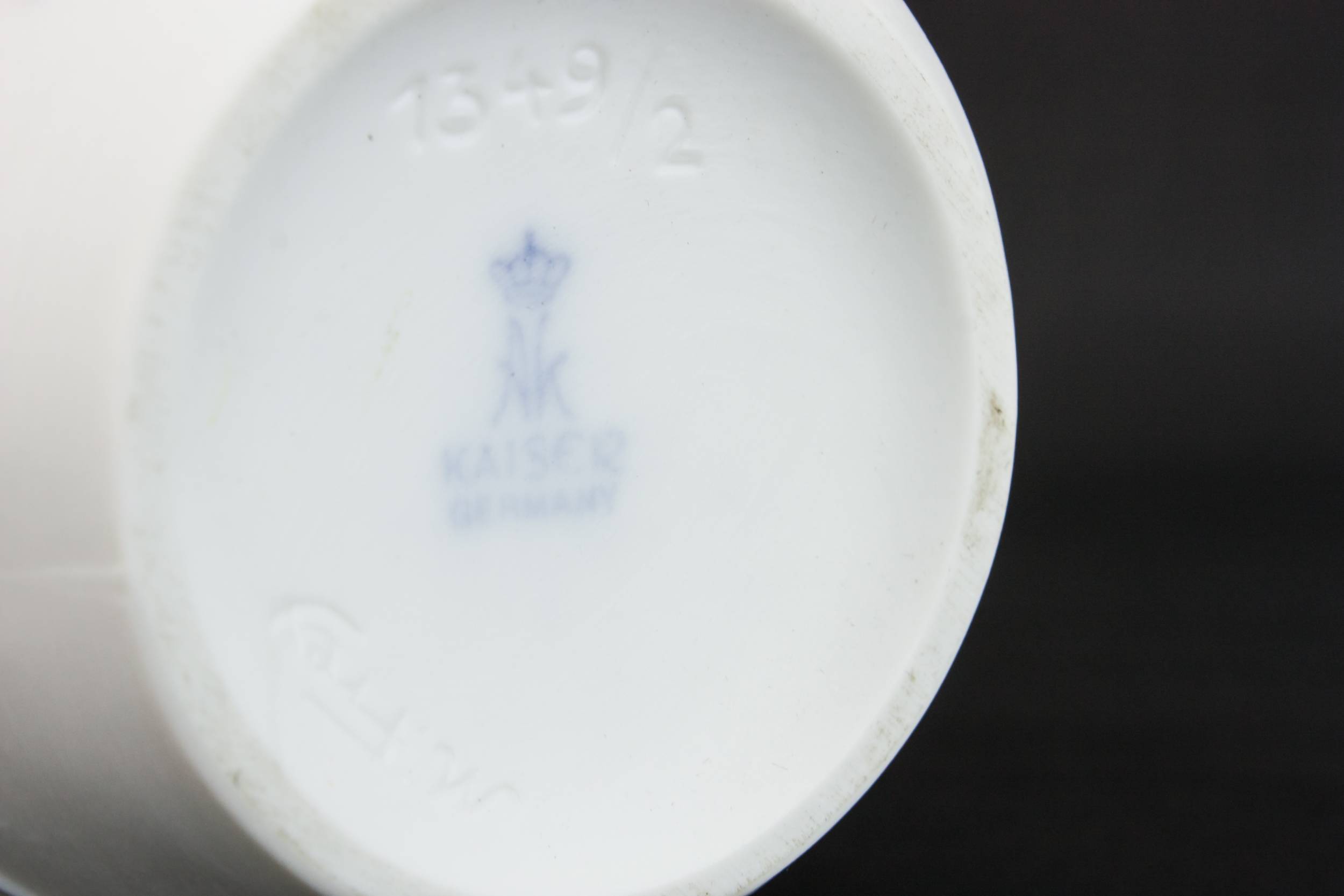 Luxurious Porcelain Kaiser — Medium porcelain vase 3