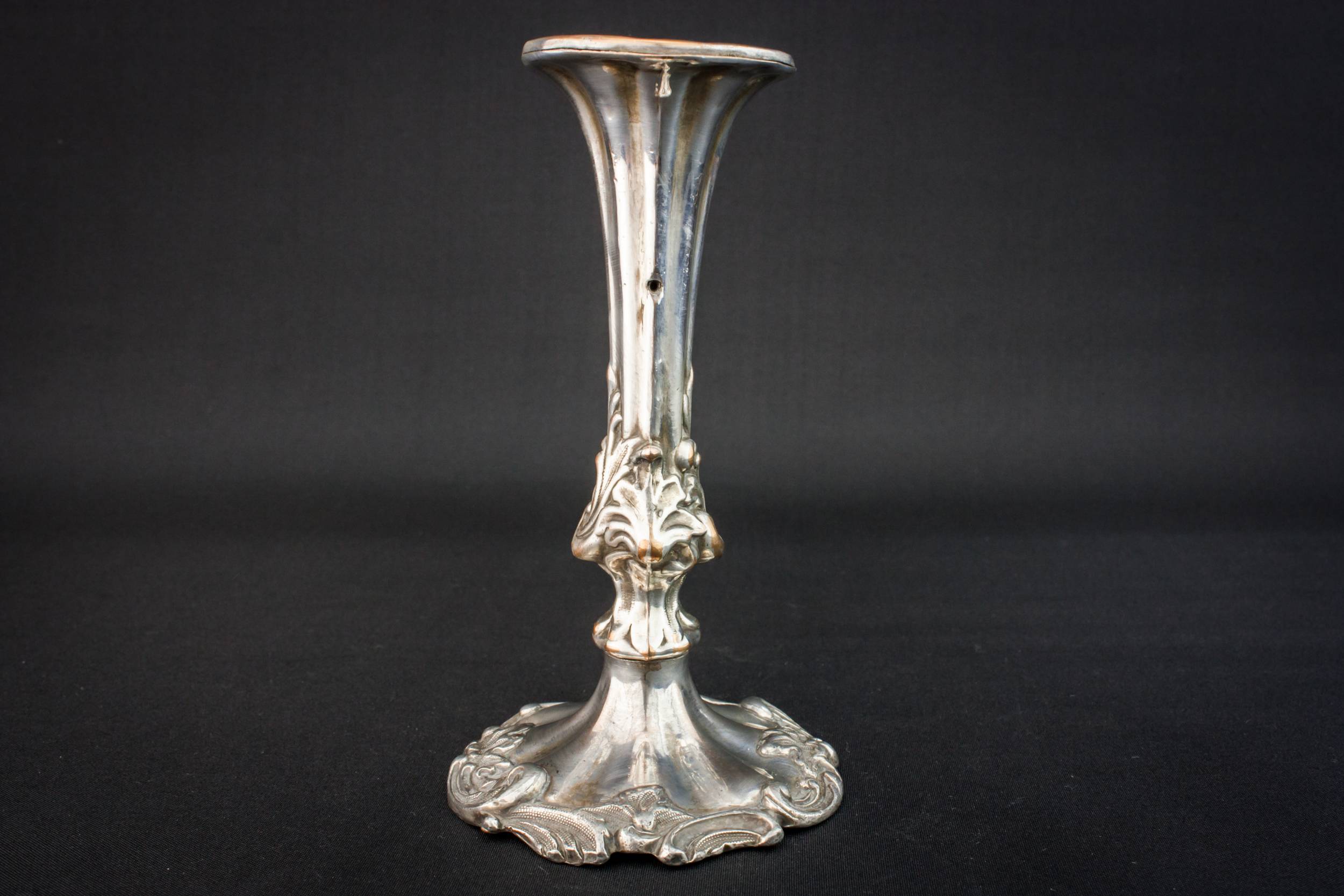 Elegant Antique Unusual — 2 small candlesticks 1