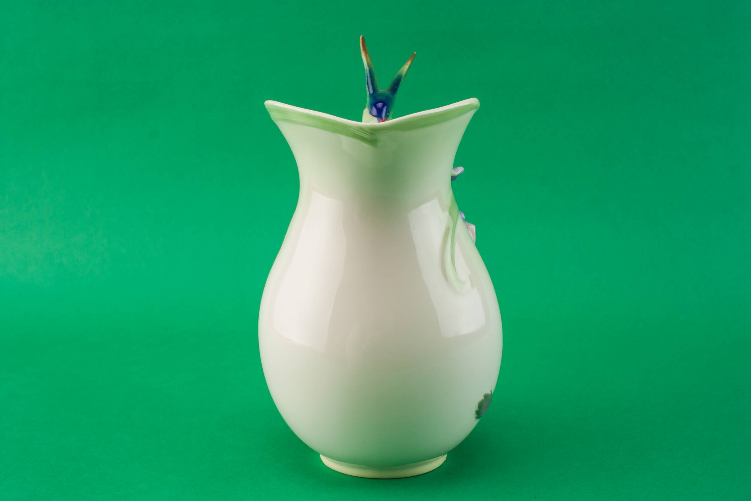 Elegant Vintage Porcelain — Porcelain water jug 2