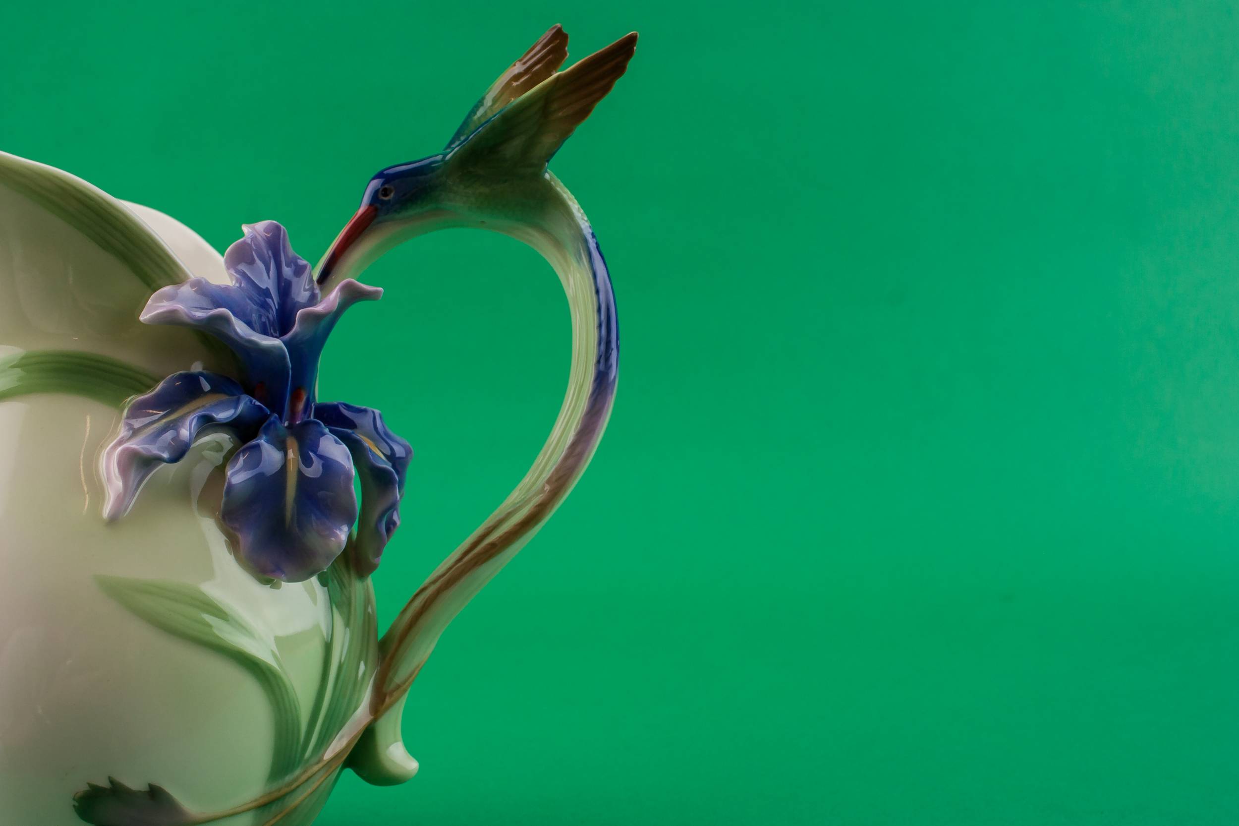 Elegant Vintage Porcelain — Porcelain water jug 3