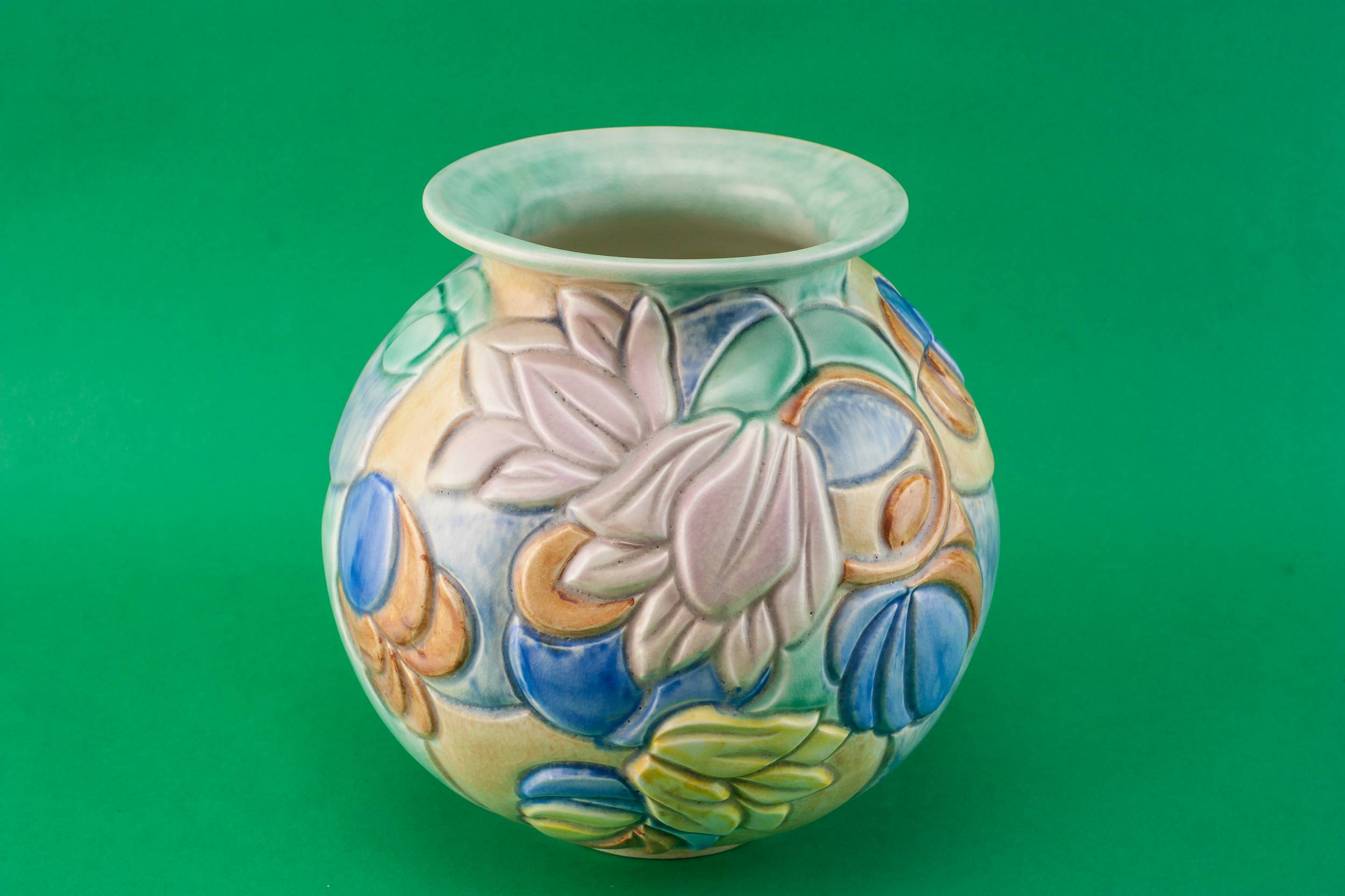 Pottery Vintage Floral — Art Deco pottery vase