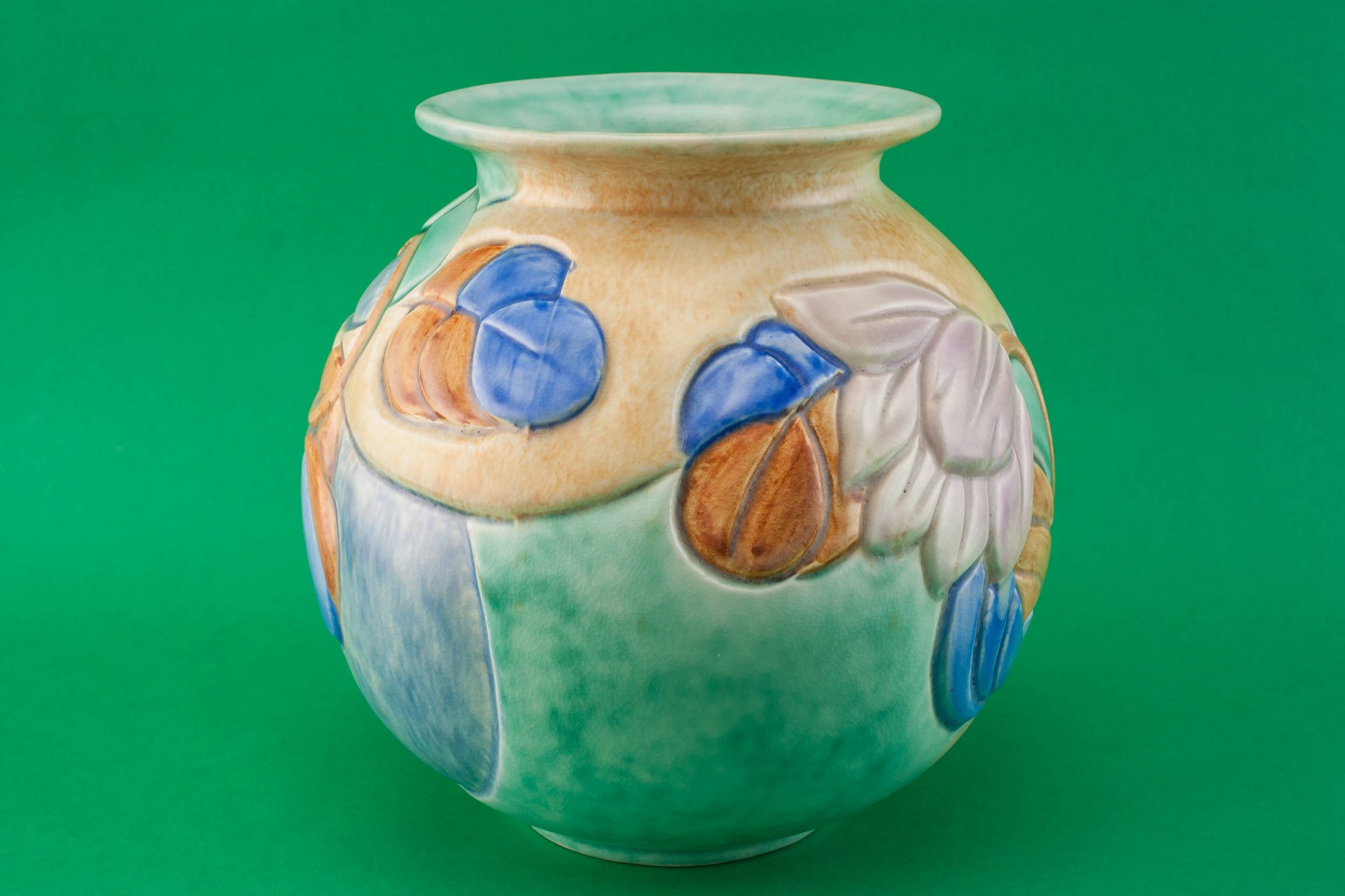Pottery Vintage Floral — Art Deco pottery vase 1