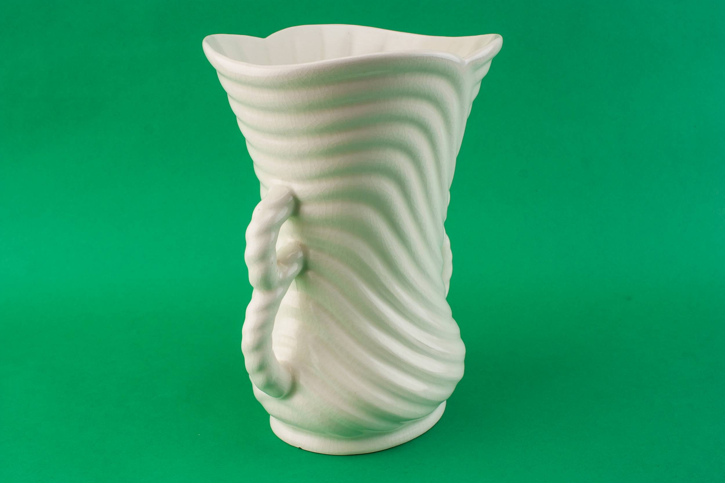 Elegant Art Deco — Sylvac pottery vase 1