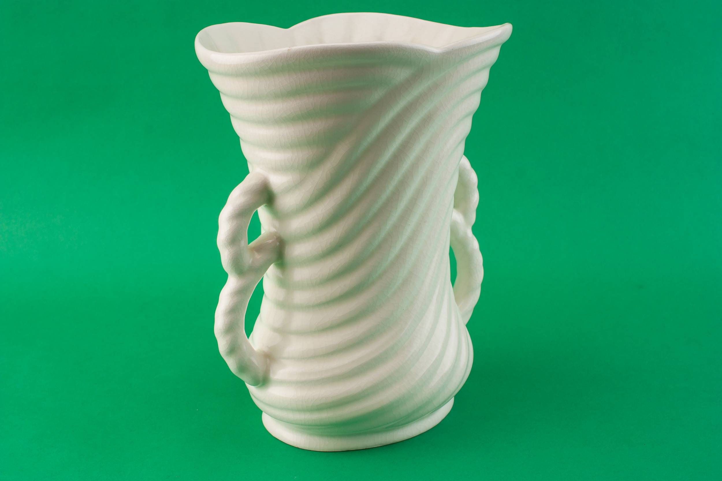Elegant Art Deco — Sylvac pottery vase 3