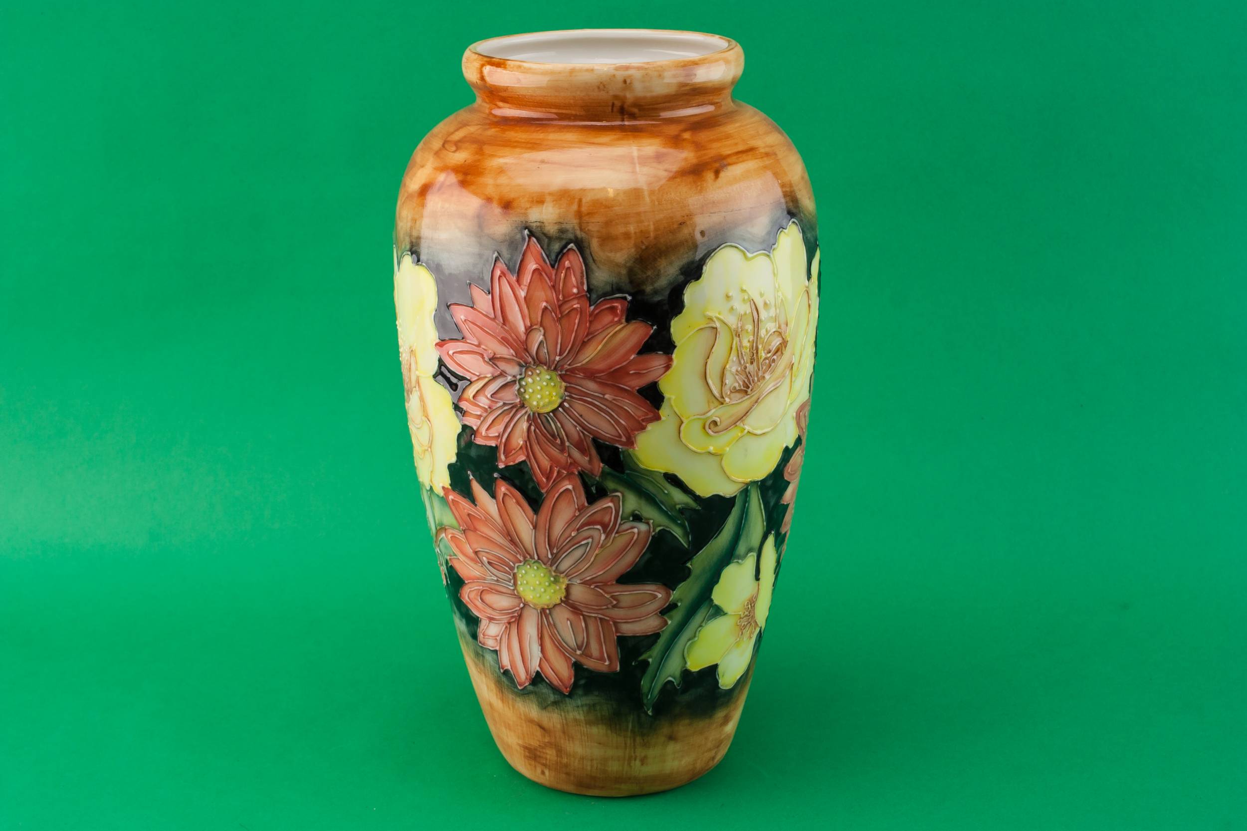 Vintage Shabby Chic — Porcelain retro vase 2