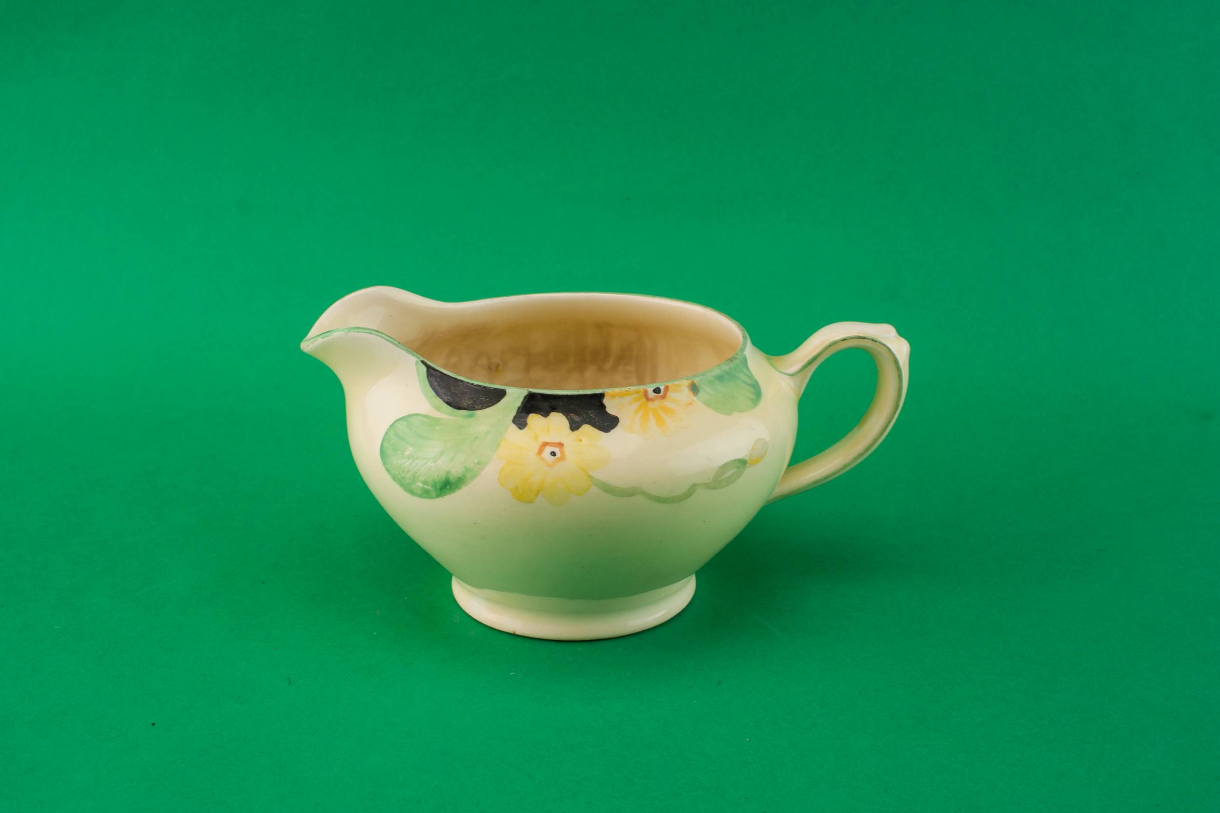 Vintage Medium Retro — Art Deco pottery gravy boat