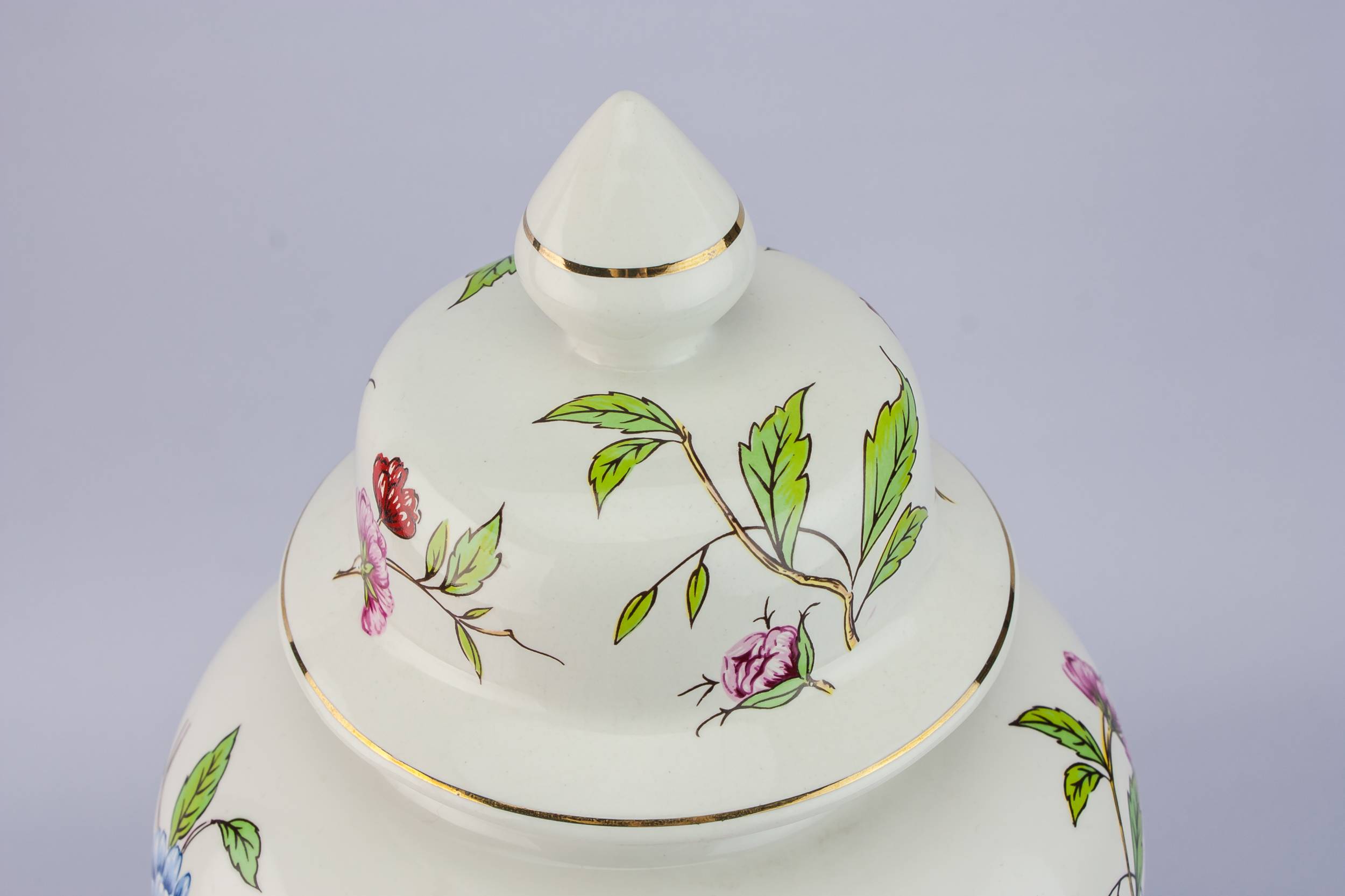 Elegant Retro Unique — Retro pottery vase 1