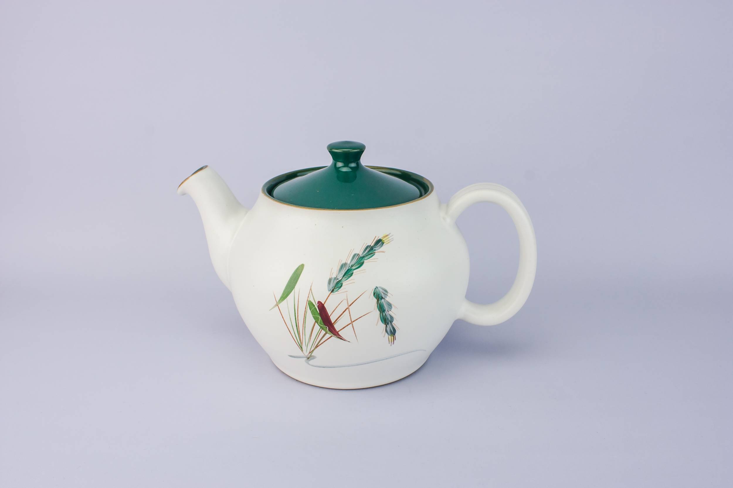 White Retro Greenwheat — Pottery retro teapot