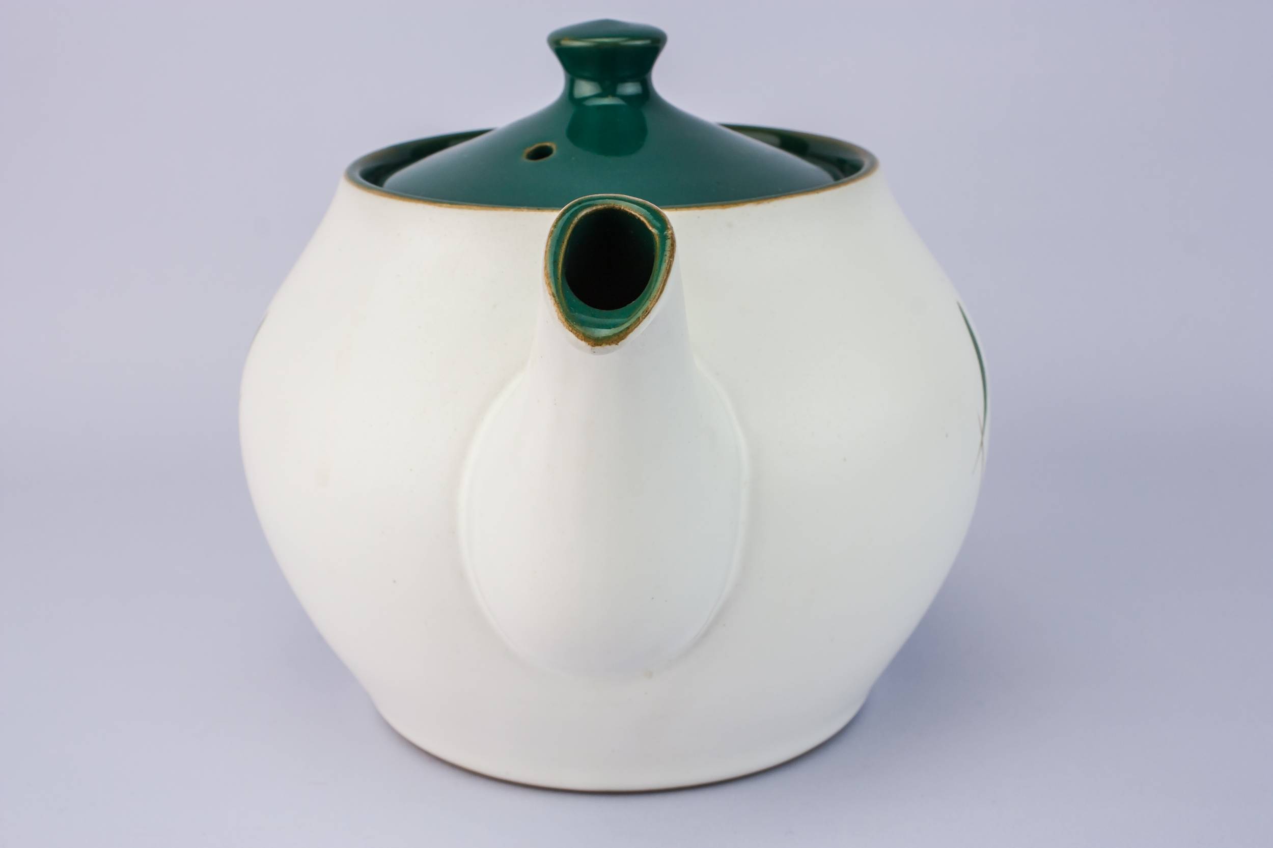 White Retro Greenwheat — Pottery retro teapot 2