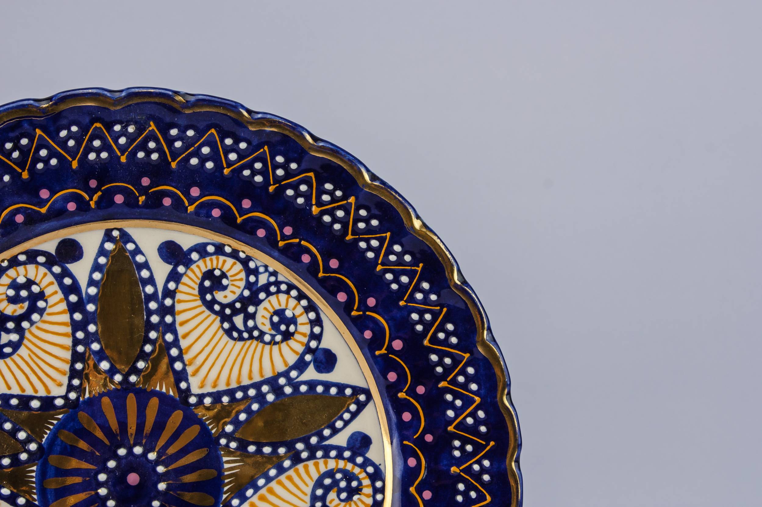 Retro Classical Serving — Quimper serving dish 1