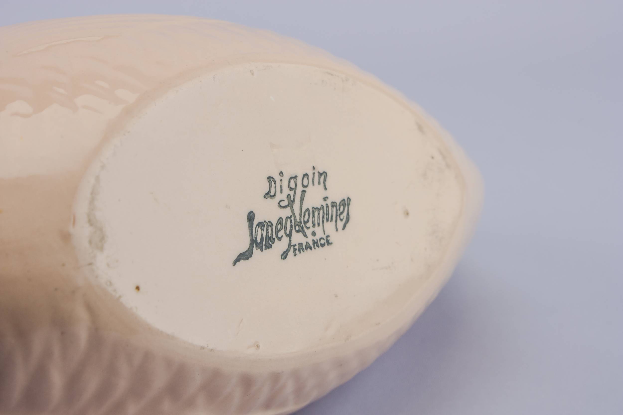 Art Deco Pottery — Art Deco pottery gravy boat 3