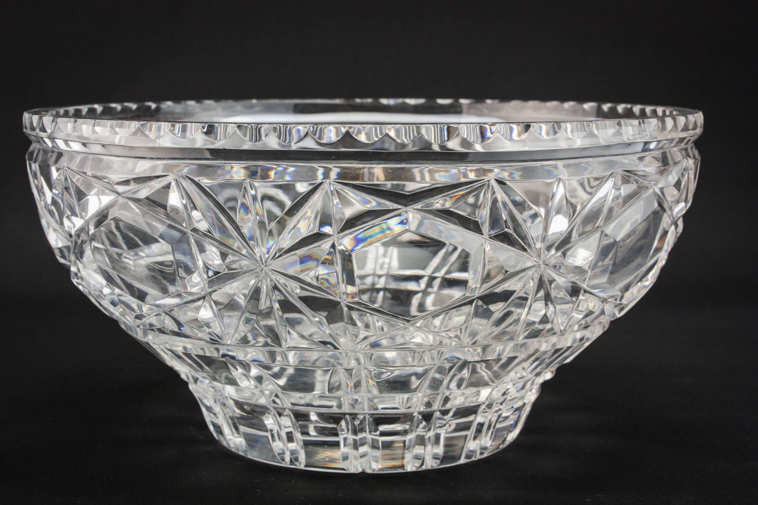 Glass Elegant Crosshatch — Modernist glass bowl 3