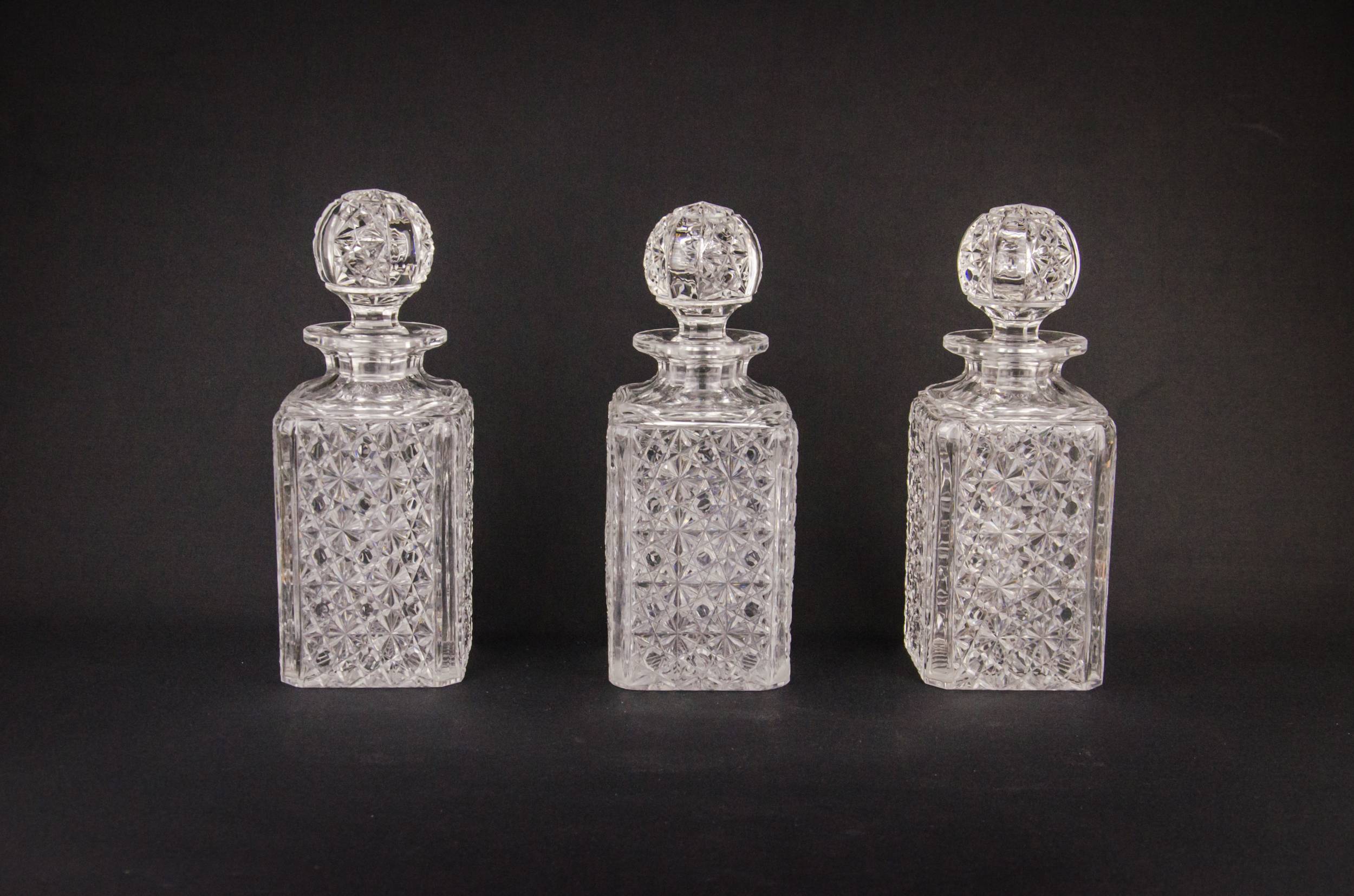 Set Vintage Whisky — 3 cut glass decanters