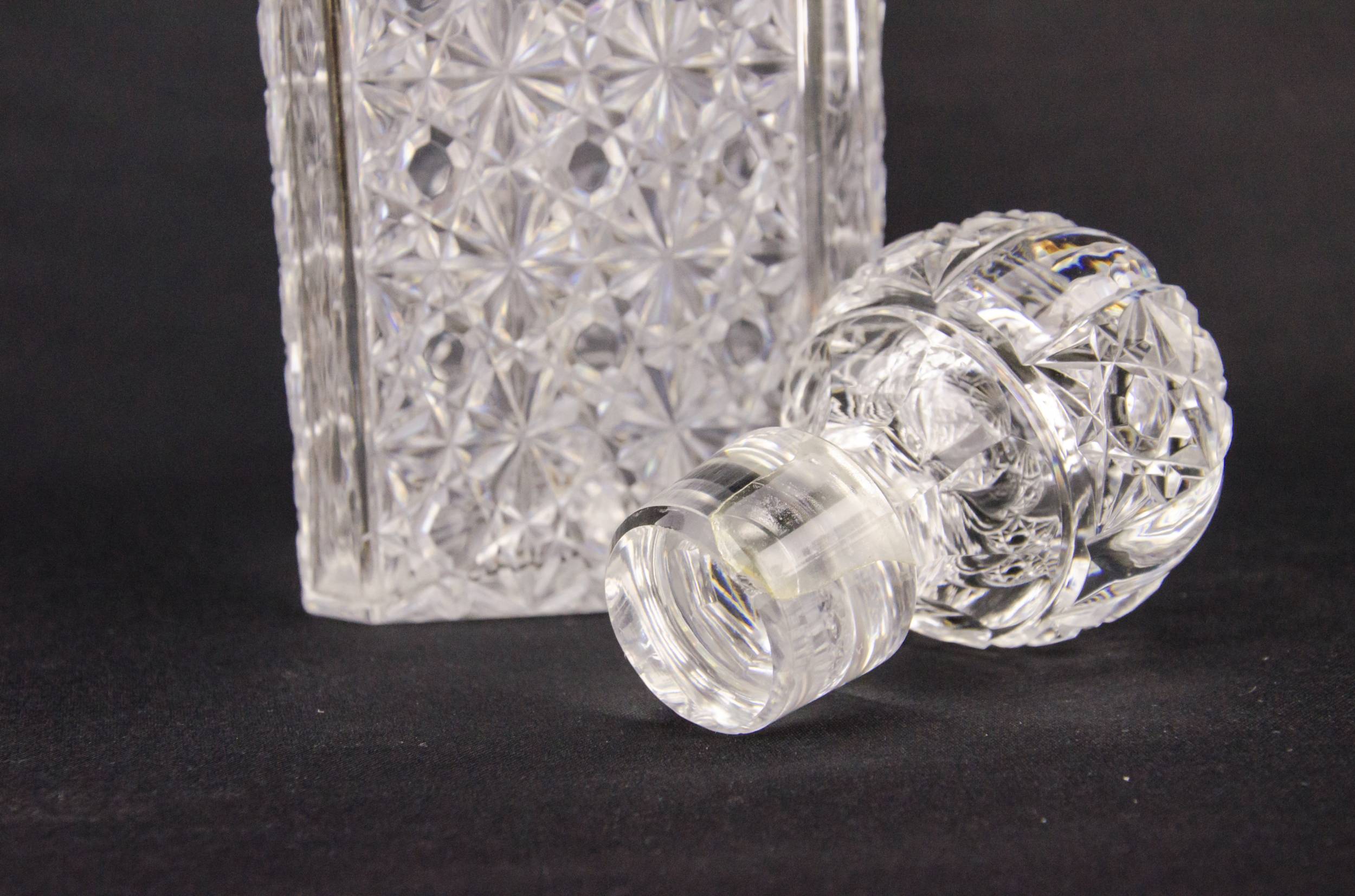 Set Vintage Whisky — 3 cut glass decanters 4
