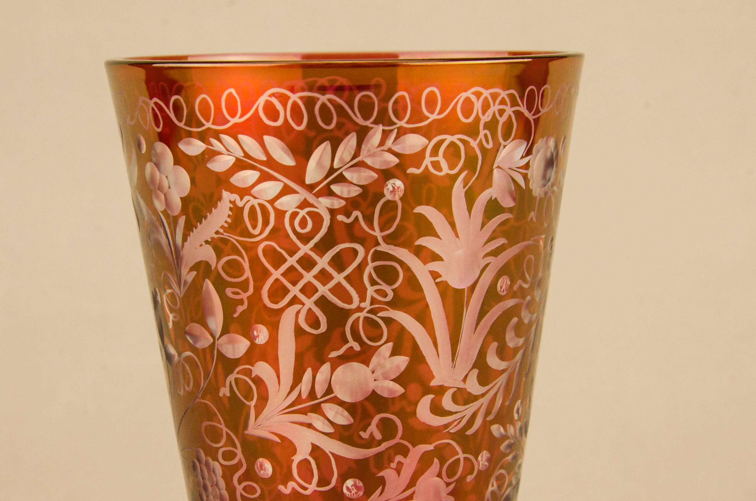 Red Vintage Large — Red whisky glass 1