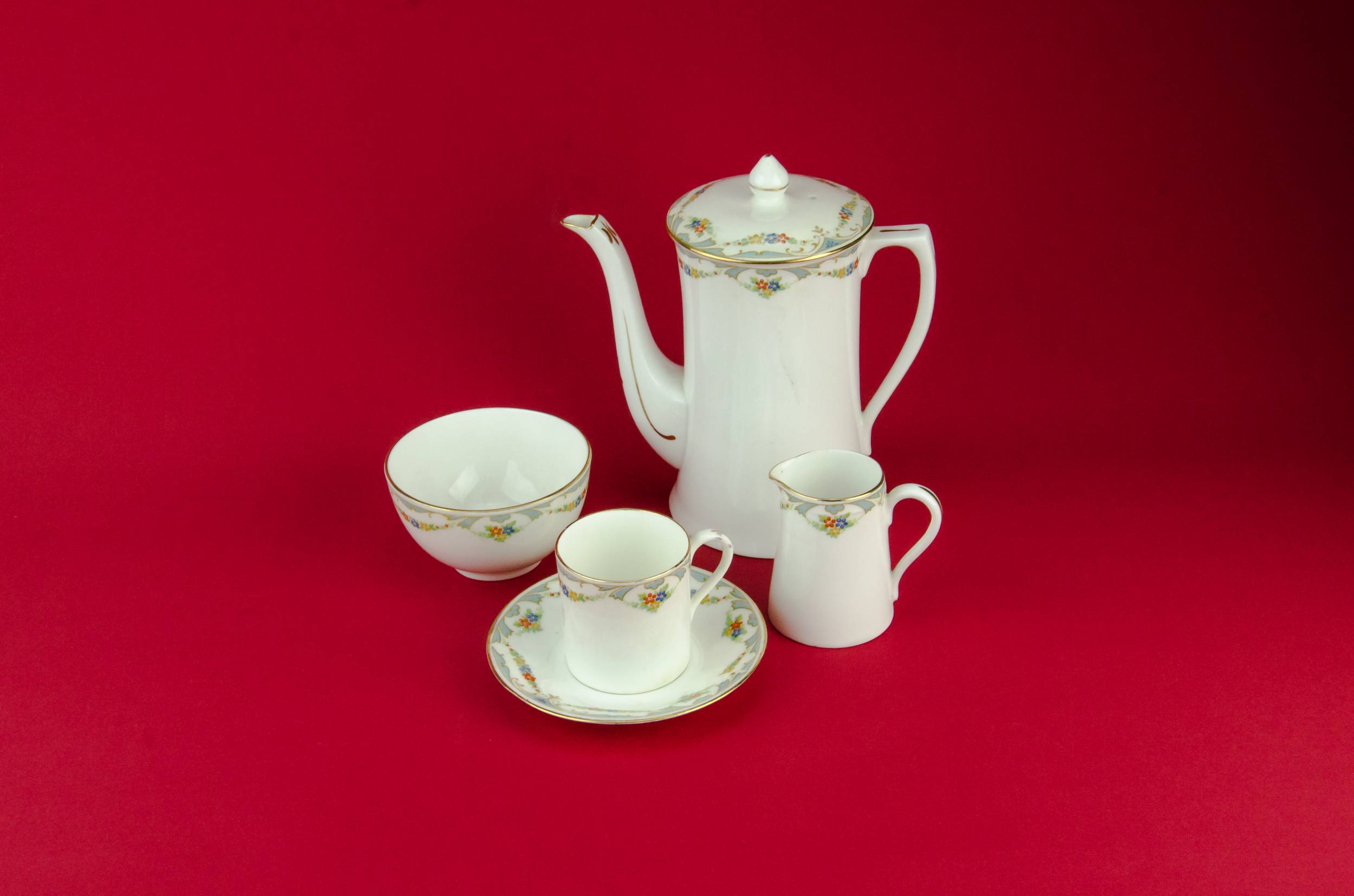 Persons Antique Opulent — Six persons coffee set