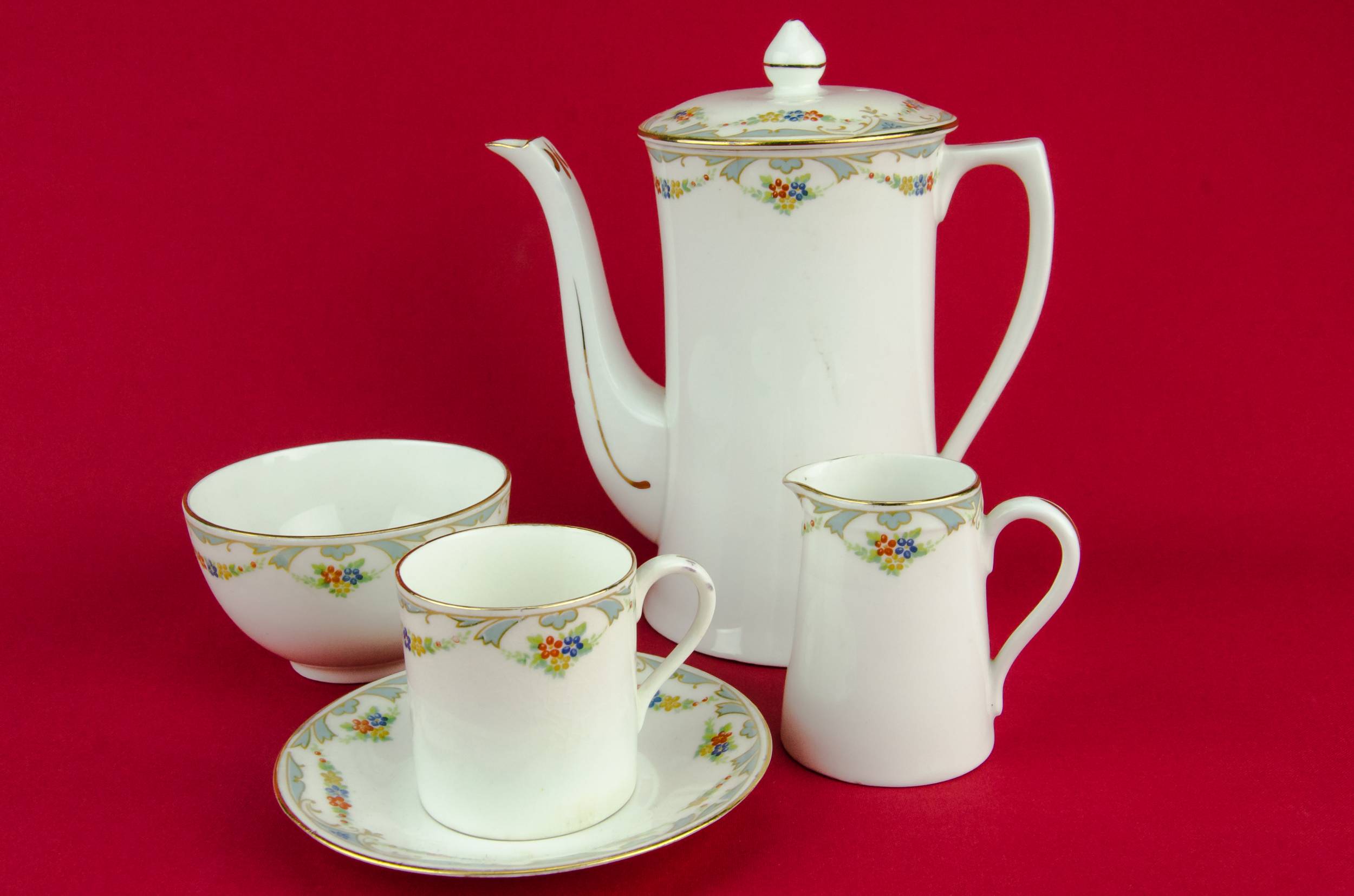 Persons Antique Opulent — Six persons coffee set 8