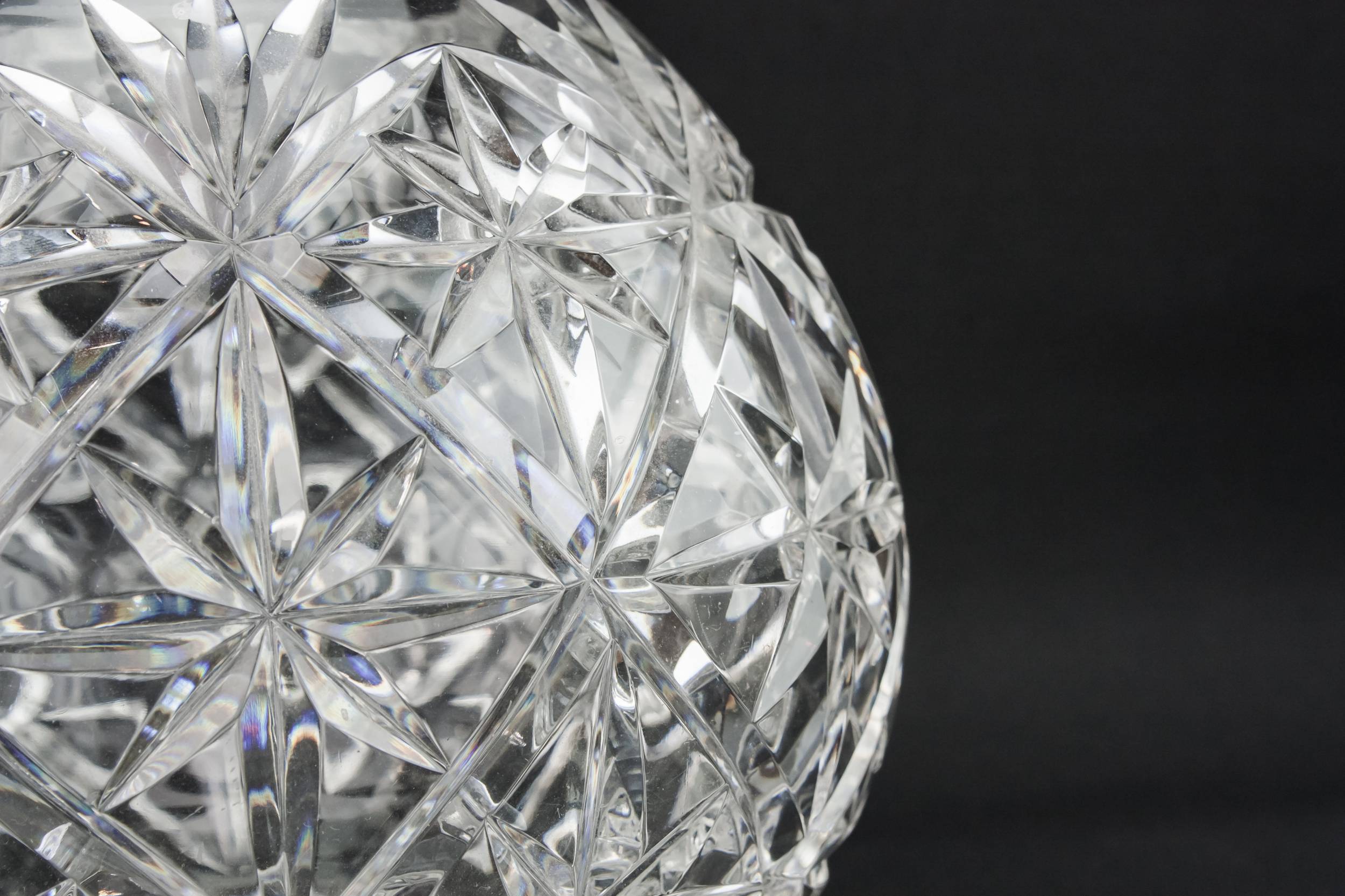 Glass Charming Gift — Globular glass vase 1