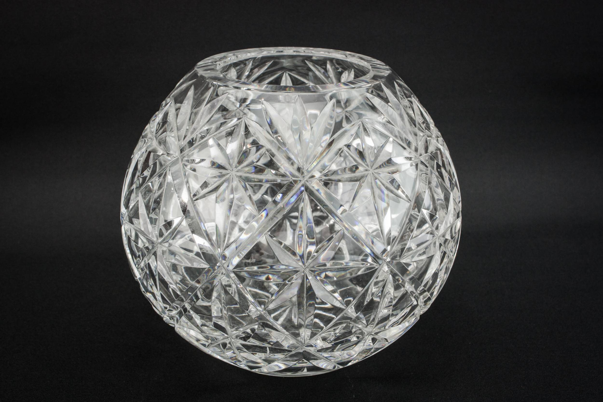 Glass Charming Gift — Globular glass vase